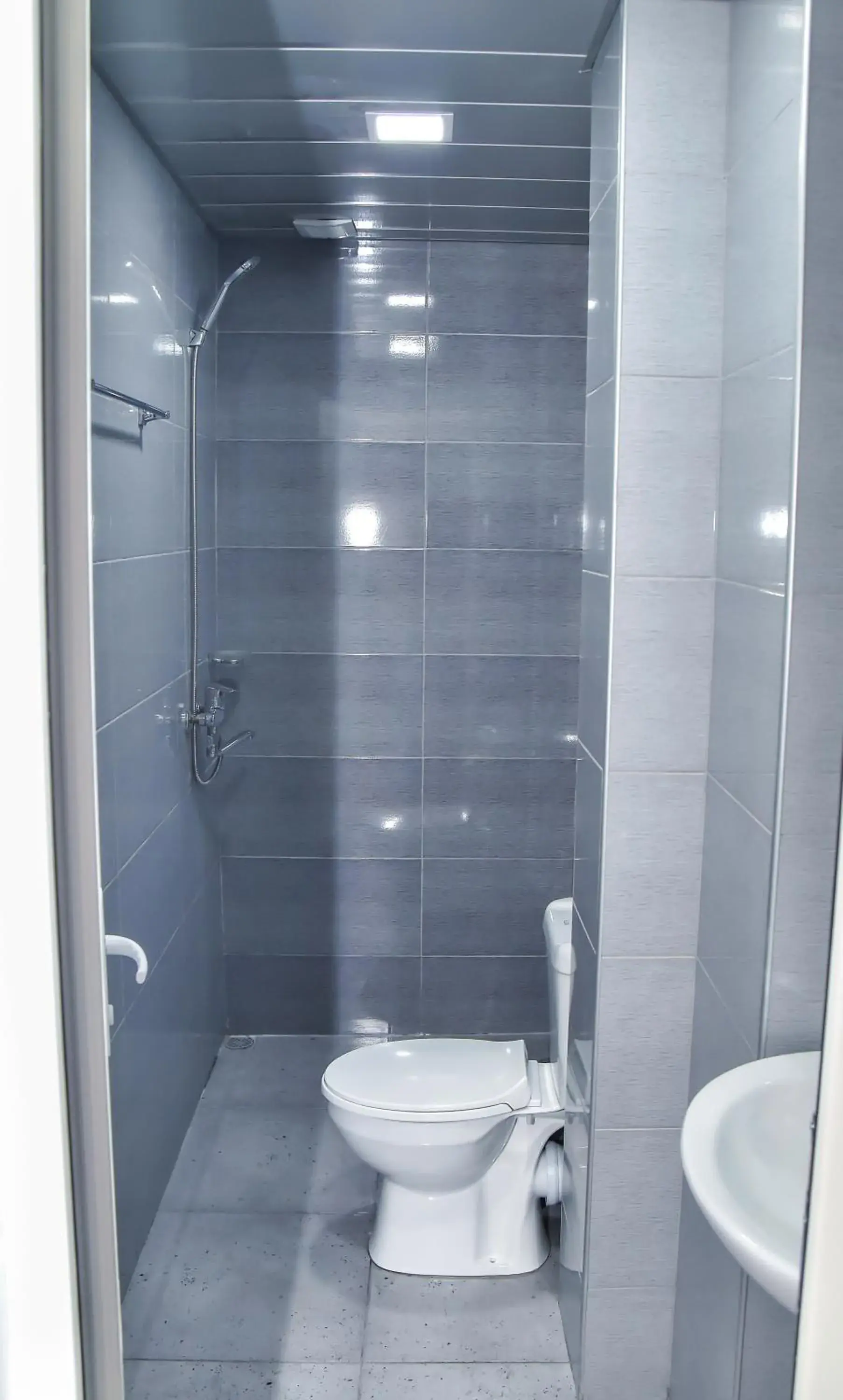 Family Room with Lake View in Gelati Tower Family Room with Lake View in Gelati Tower