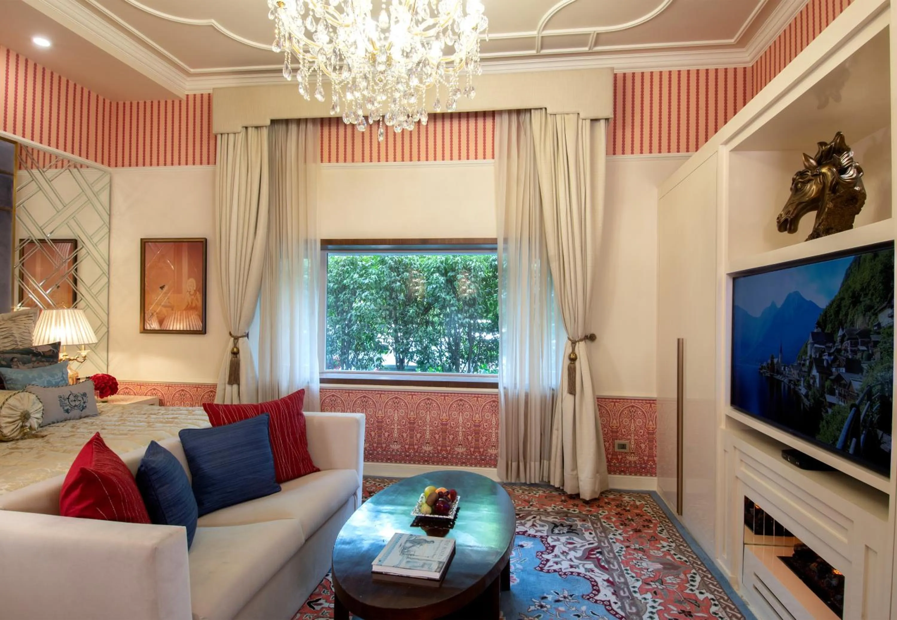 TV and multimedia in The Claridges New Delhi
