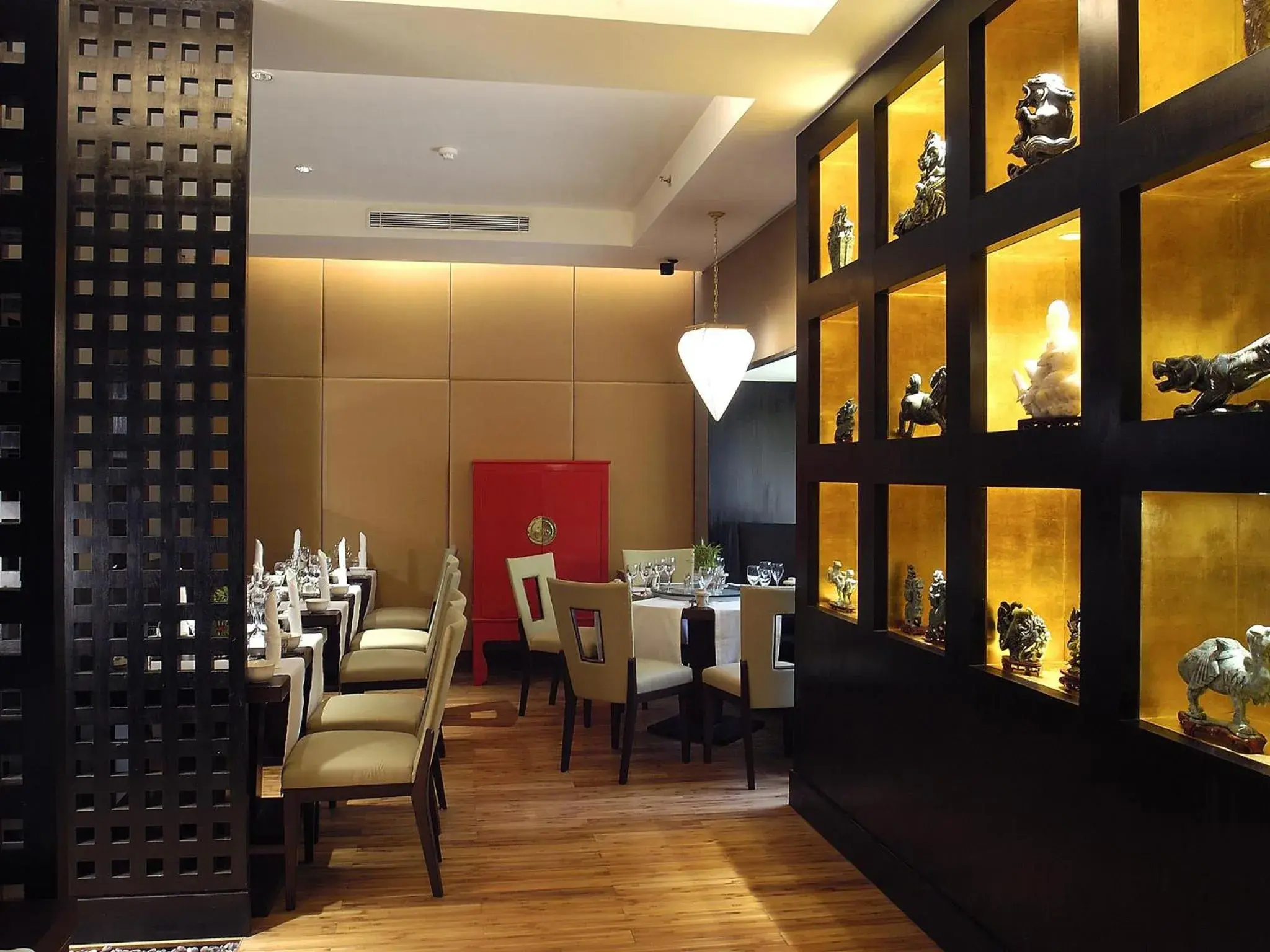 Restaurant/places to eat in The Claridges New Delhi Restaurant/places to eat in The Claridges New Delhi