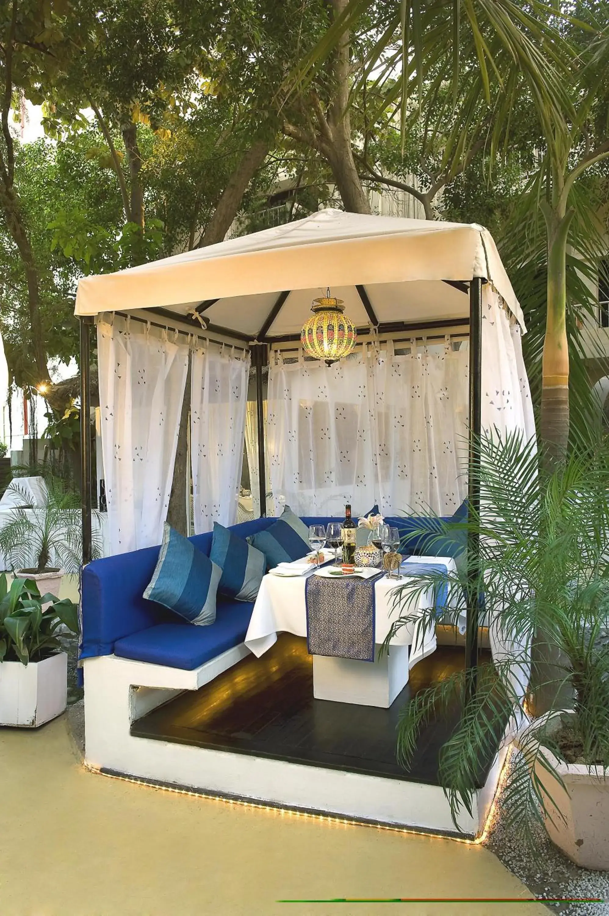Restaurant/places to eat in The Claridges New Delhi Restaurant/places to eat in The Claridges New Delhi