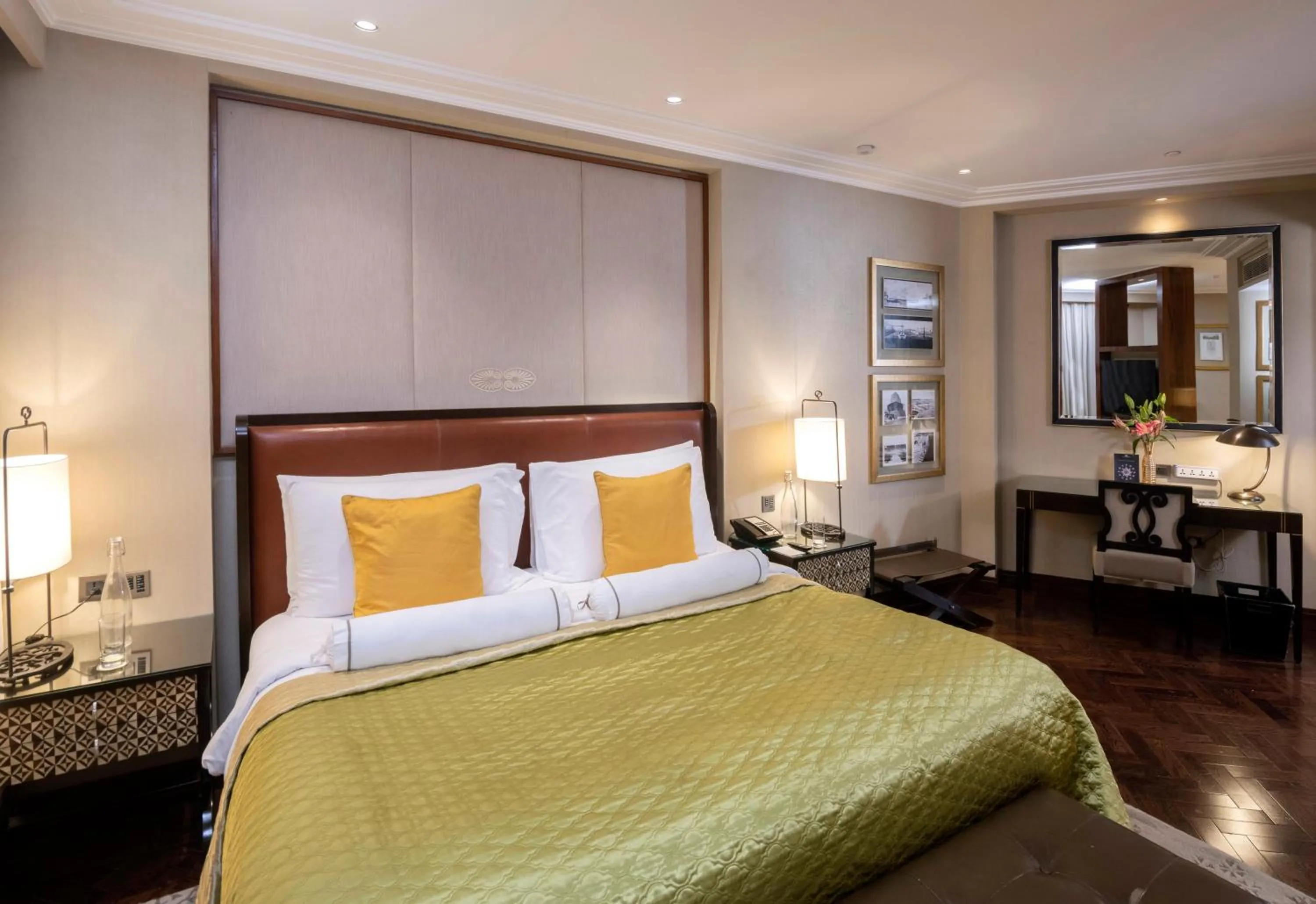 Bed in The Claridges New Delhi