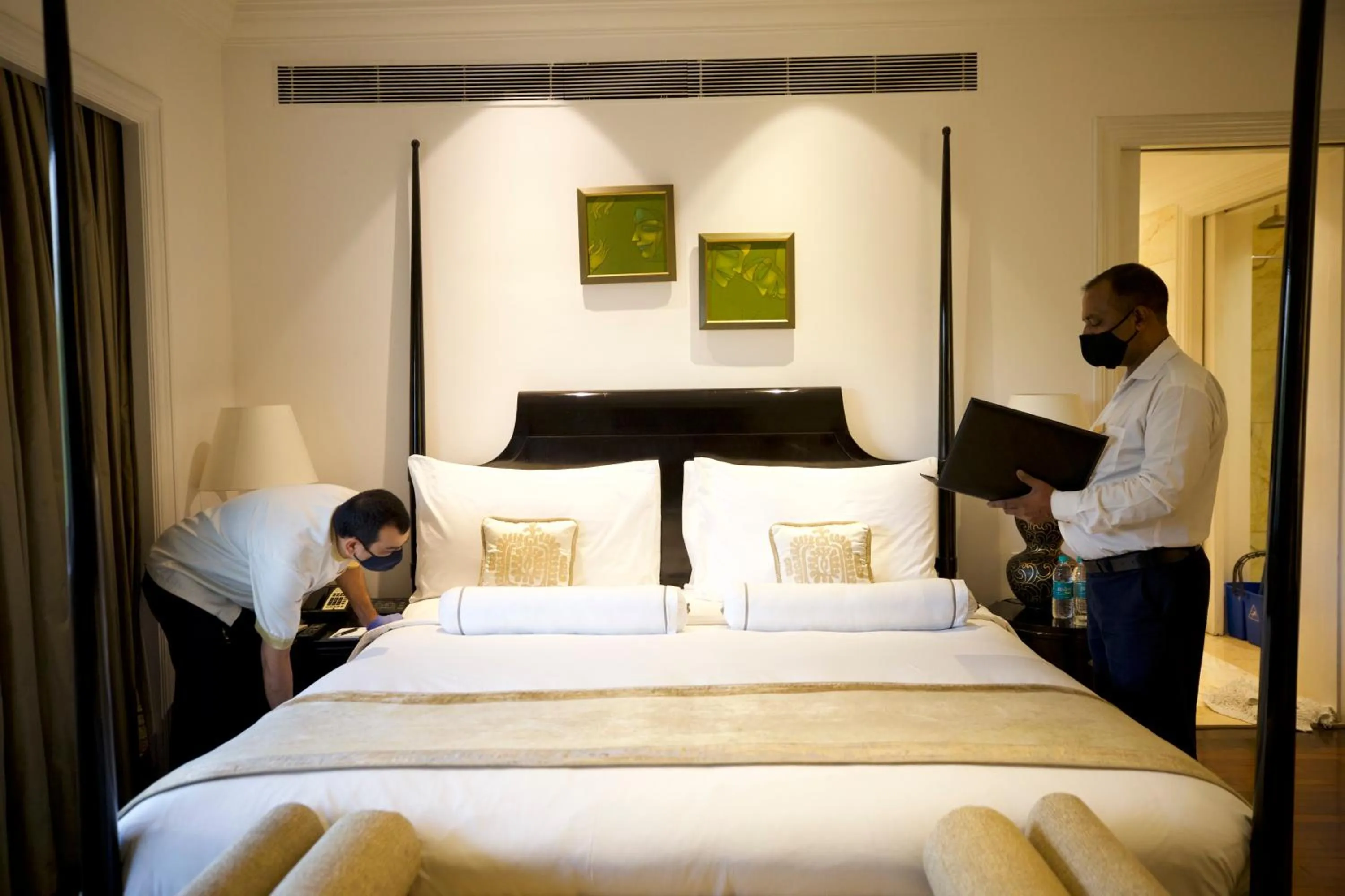 Bedroom, Bed in The Claridges New Delhi