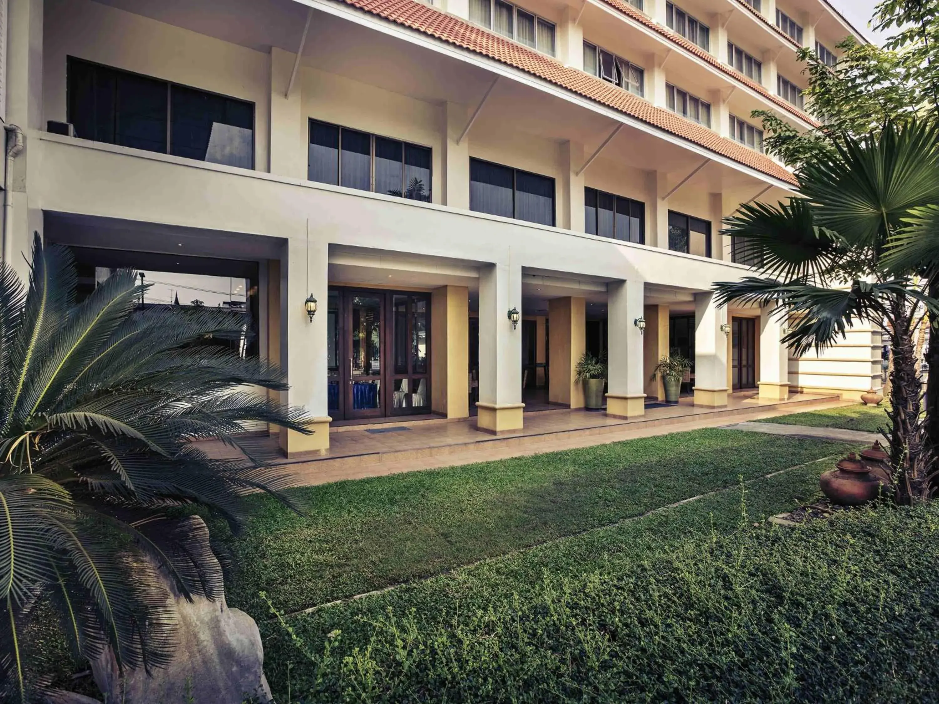 Property building in Mercure Chiang Mai Property building in Mercure Chiang Mai