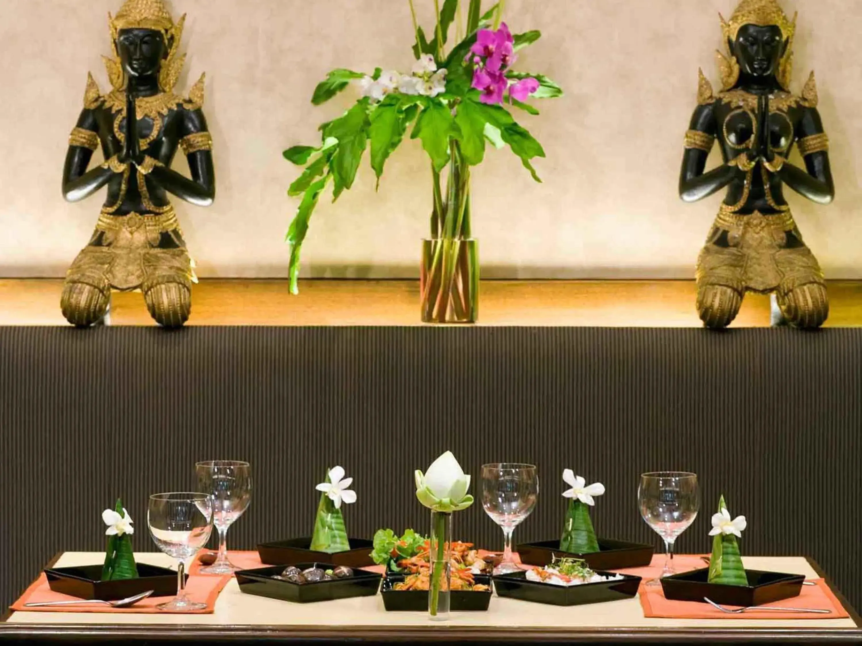 Restaurant/places to eat in Mercure Chiang Mai Restaurant/places to eat in Mercure Chiang Mai