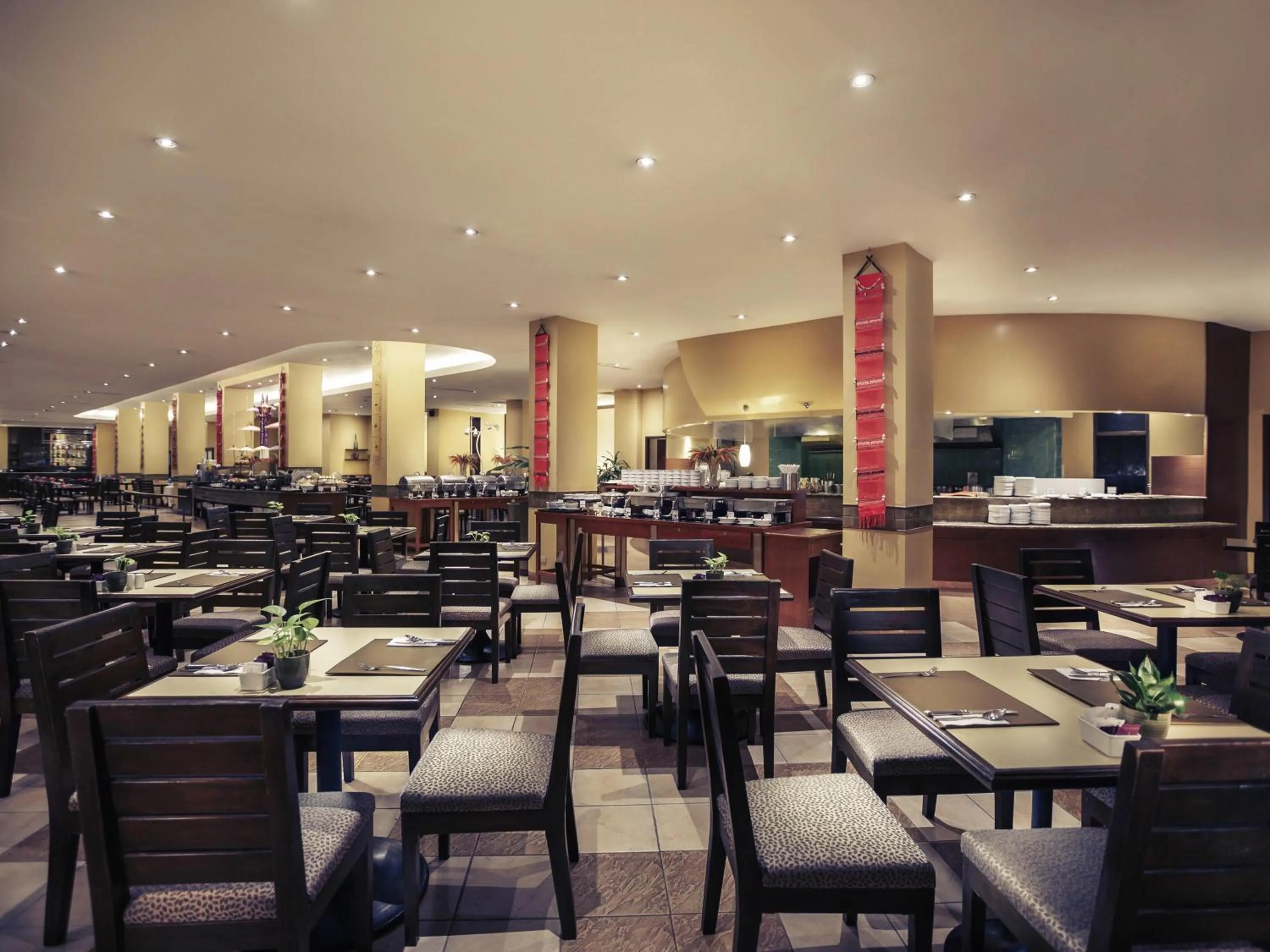 Restaurant/places to eat in Mercure Chiang Mai