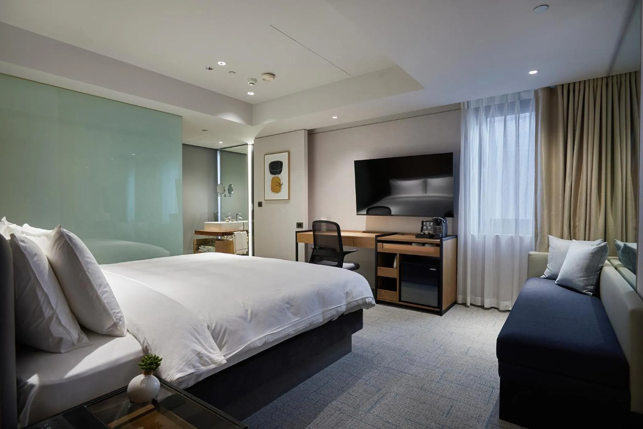Photo of the whole room, Bed in K Hotel Taipei Nanjing