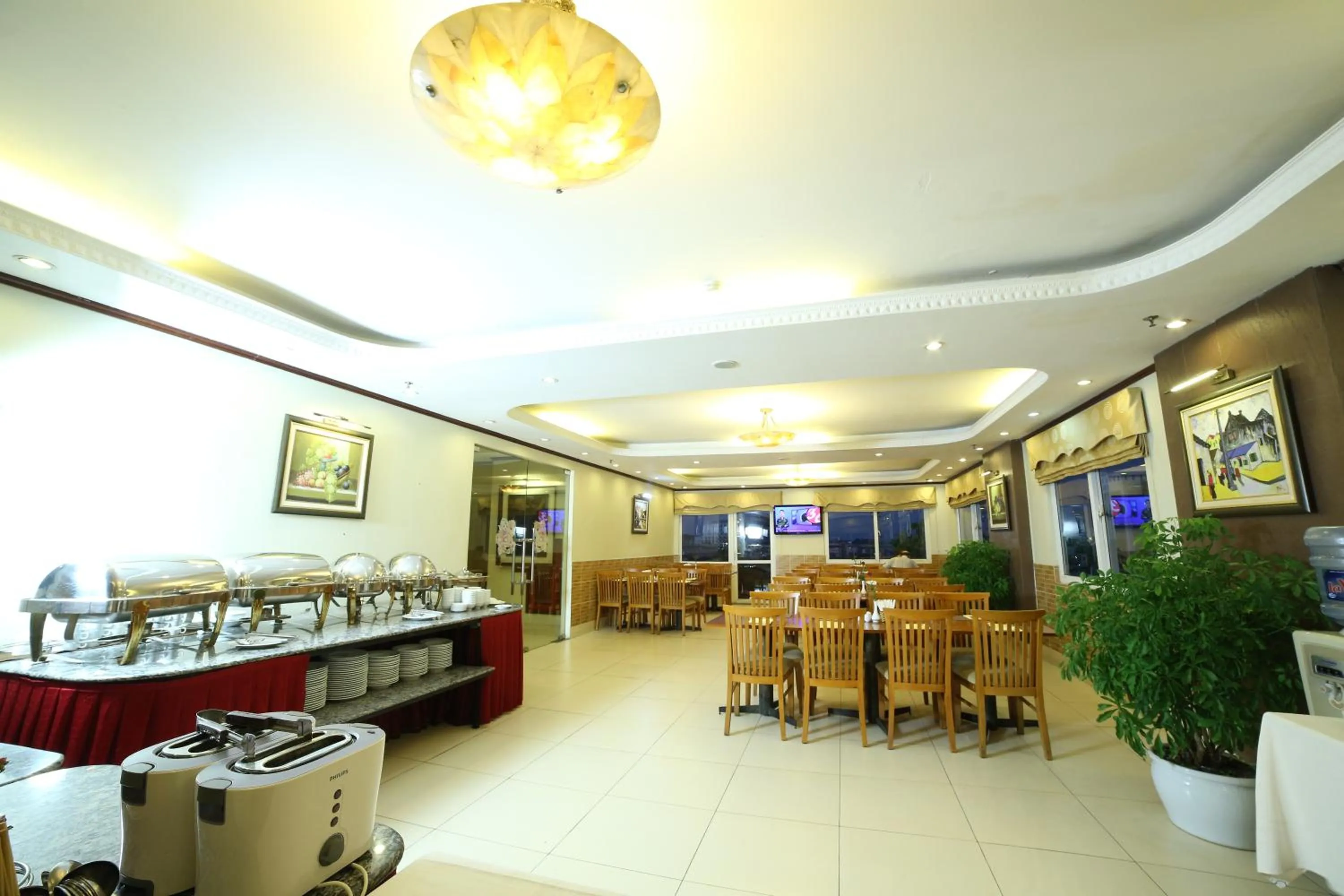 Restaurant/places to eat in Sunny 3 Hotel