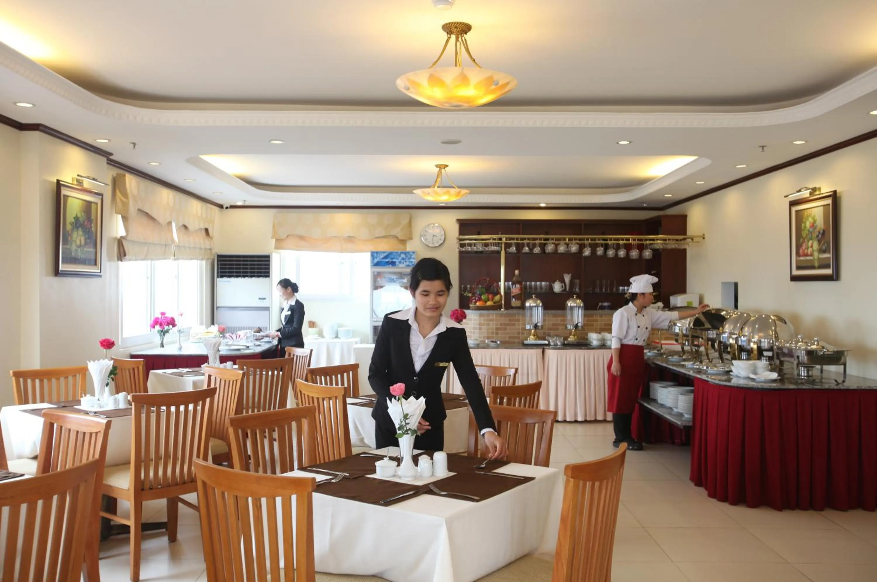 Dining area in Sunny 3 Hotel