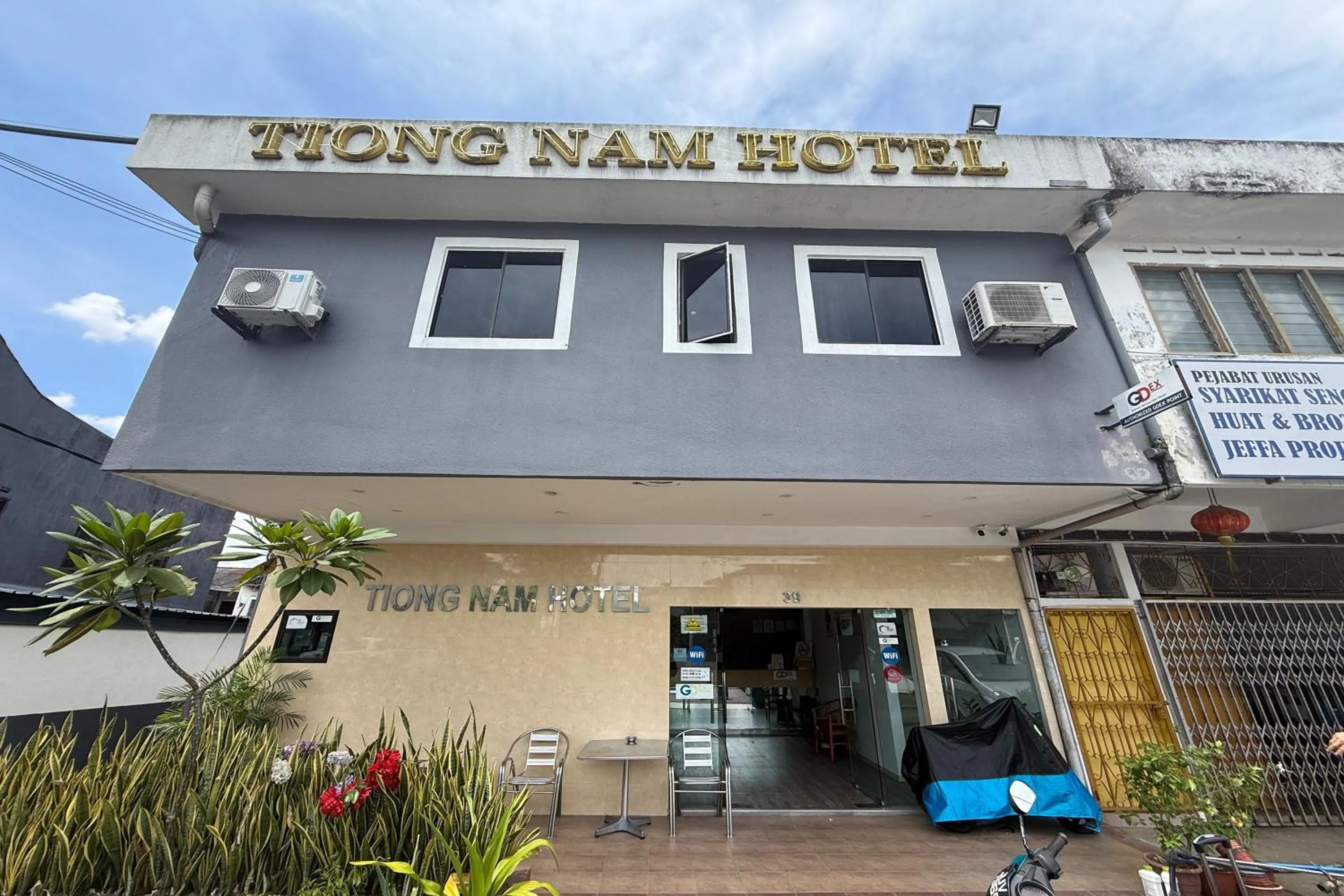 Property building in Tiong Nam Hotel