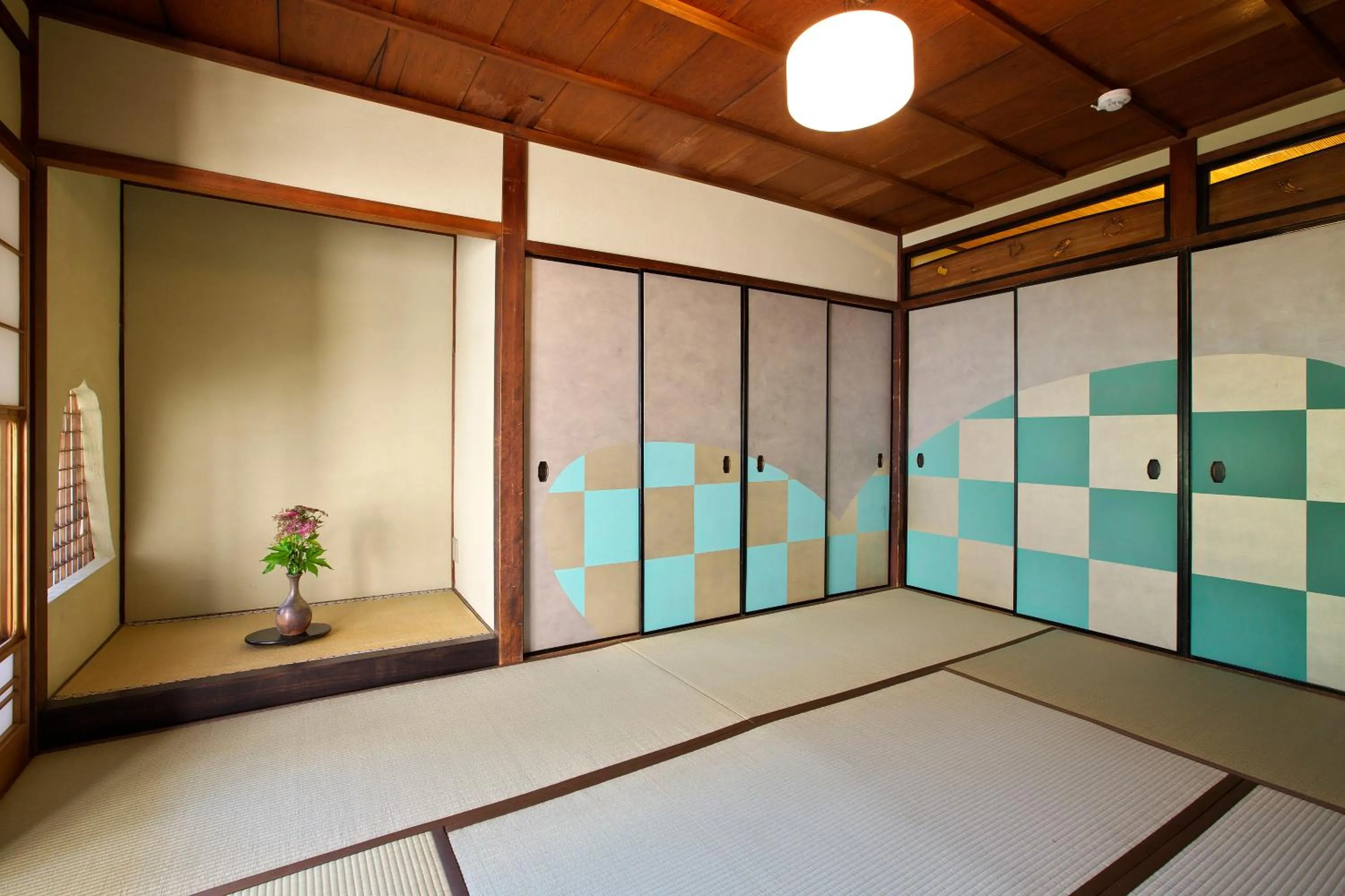 Photo of the whole room, Bed in Gallery Nozawa Inn