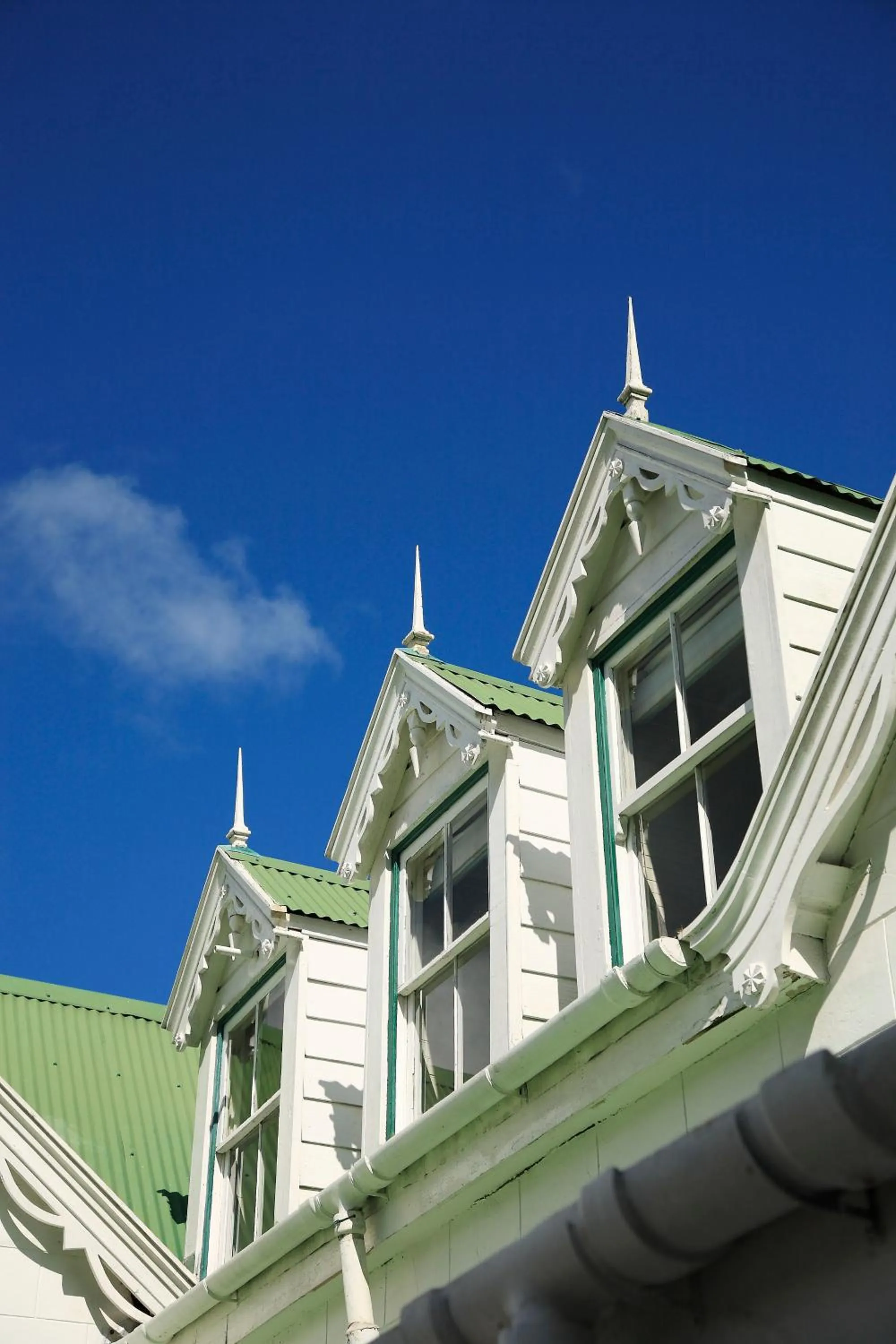 Facade/entrance in Falcons View Manor