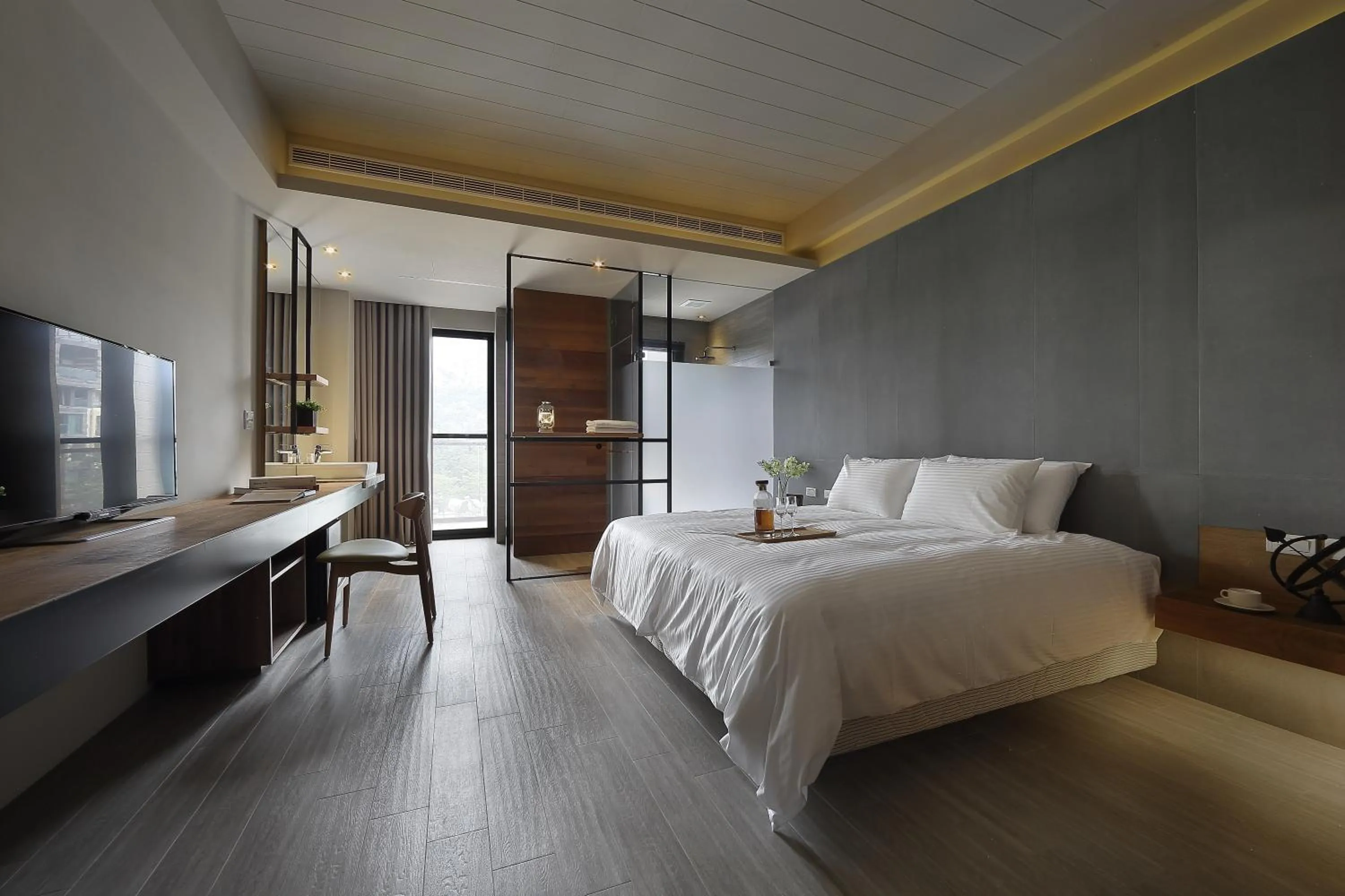 Bed in Sun Moon Lake Blue Sky Bay B&B