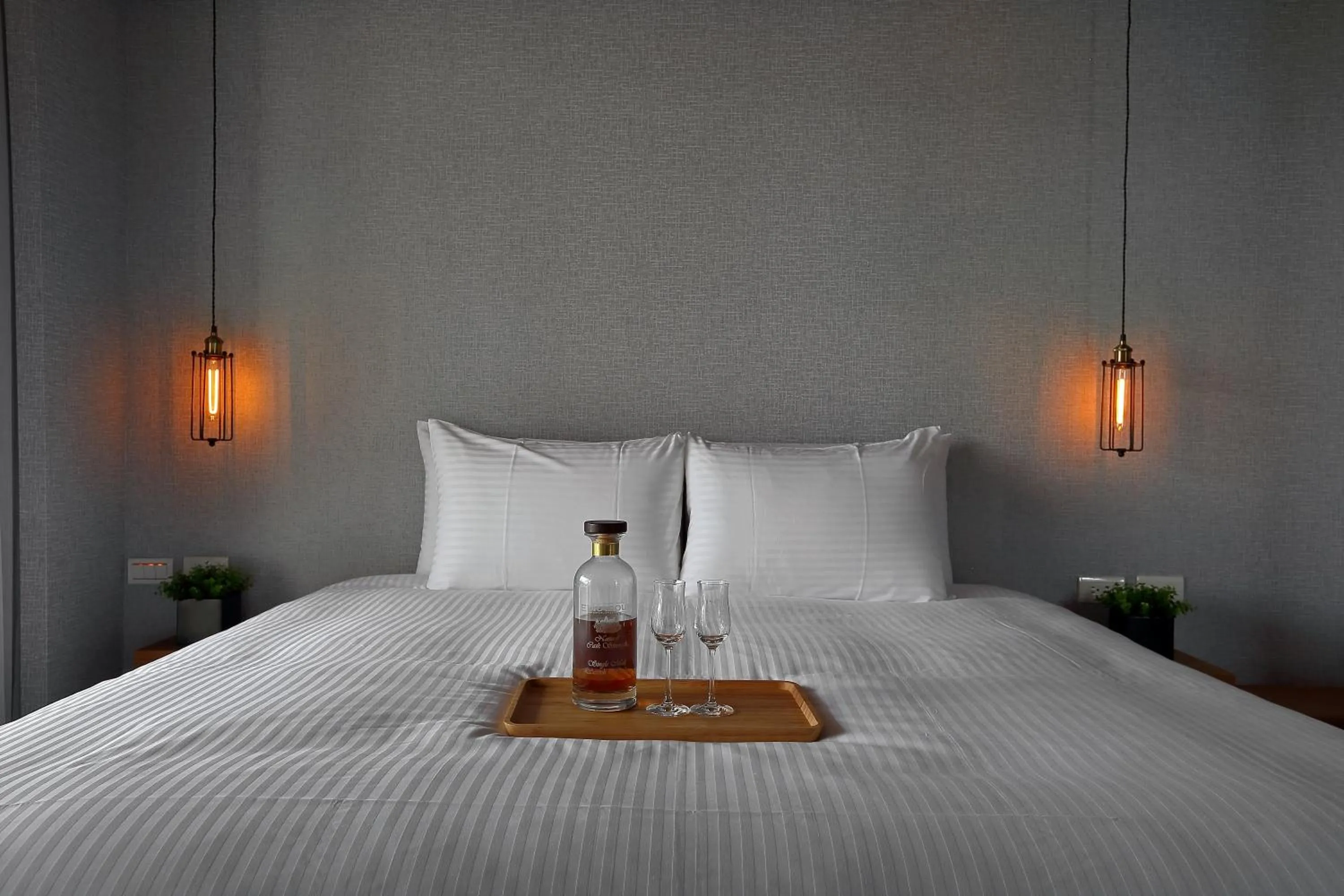 Bed in Sun Moon Lake Blue Sky Bay B&B