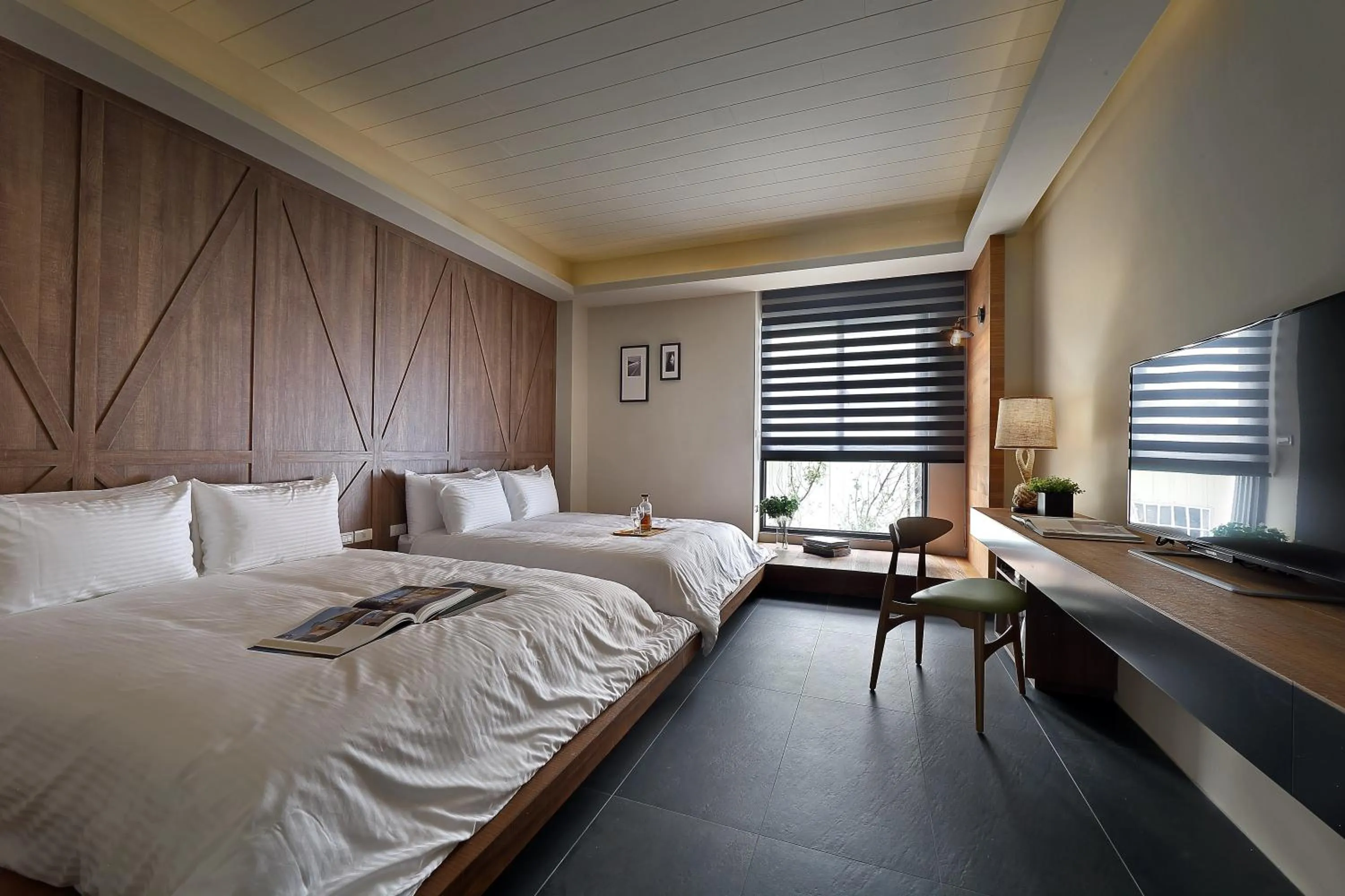 Photo of the whole room, Bed in Sun Moon Lake Blue Sky Bay B&B