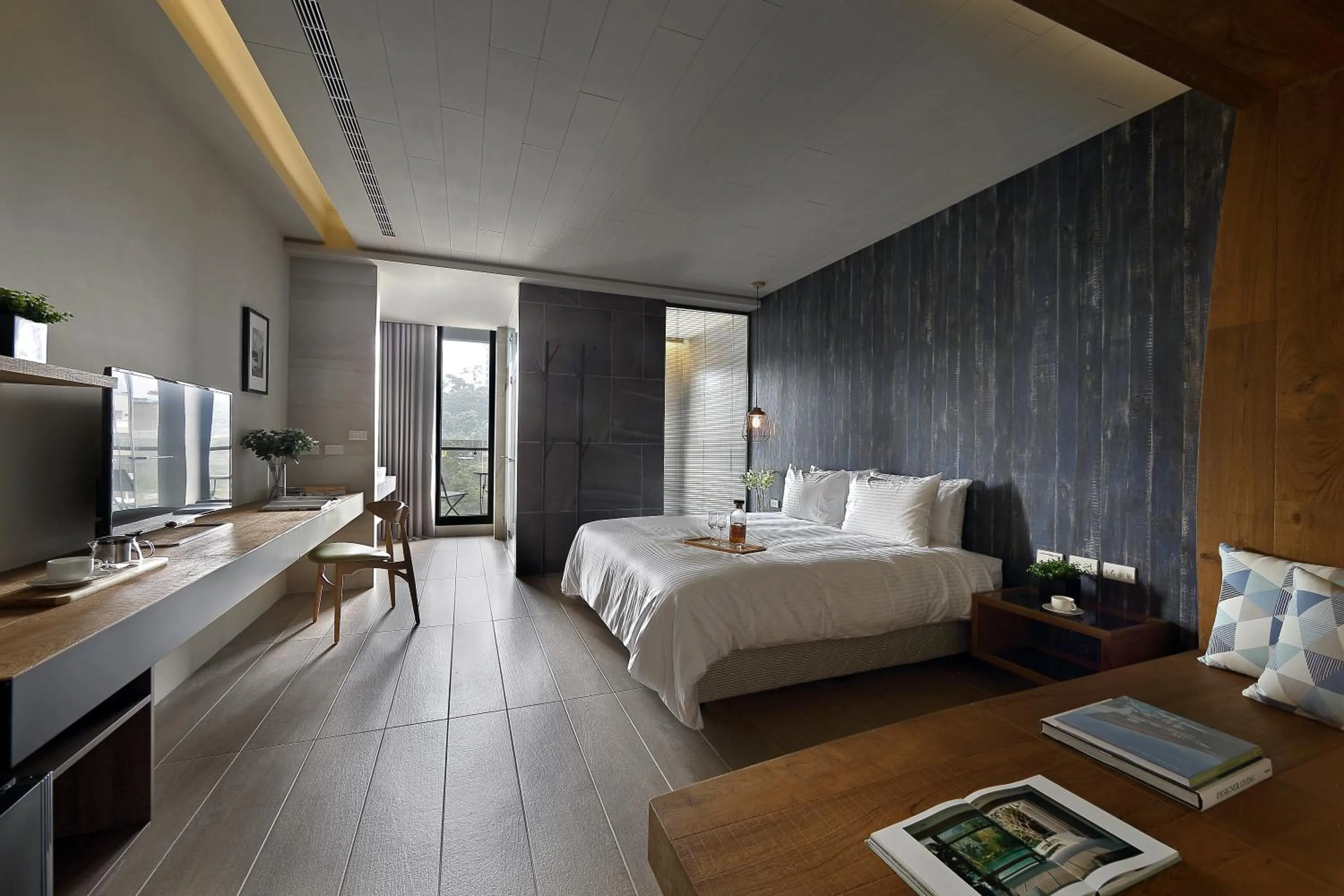 Bed in Sun Moon Lake Blue Sky Bay B&B