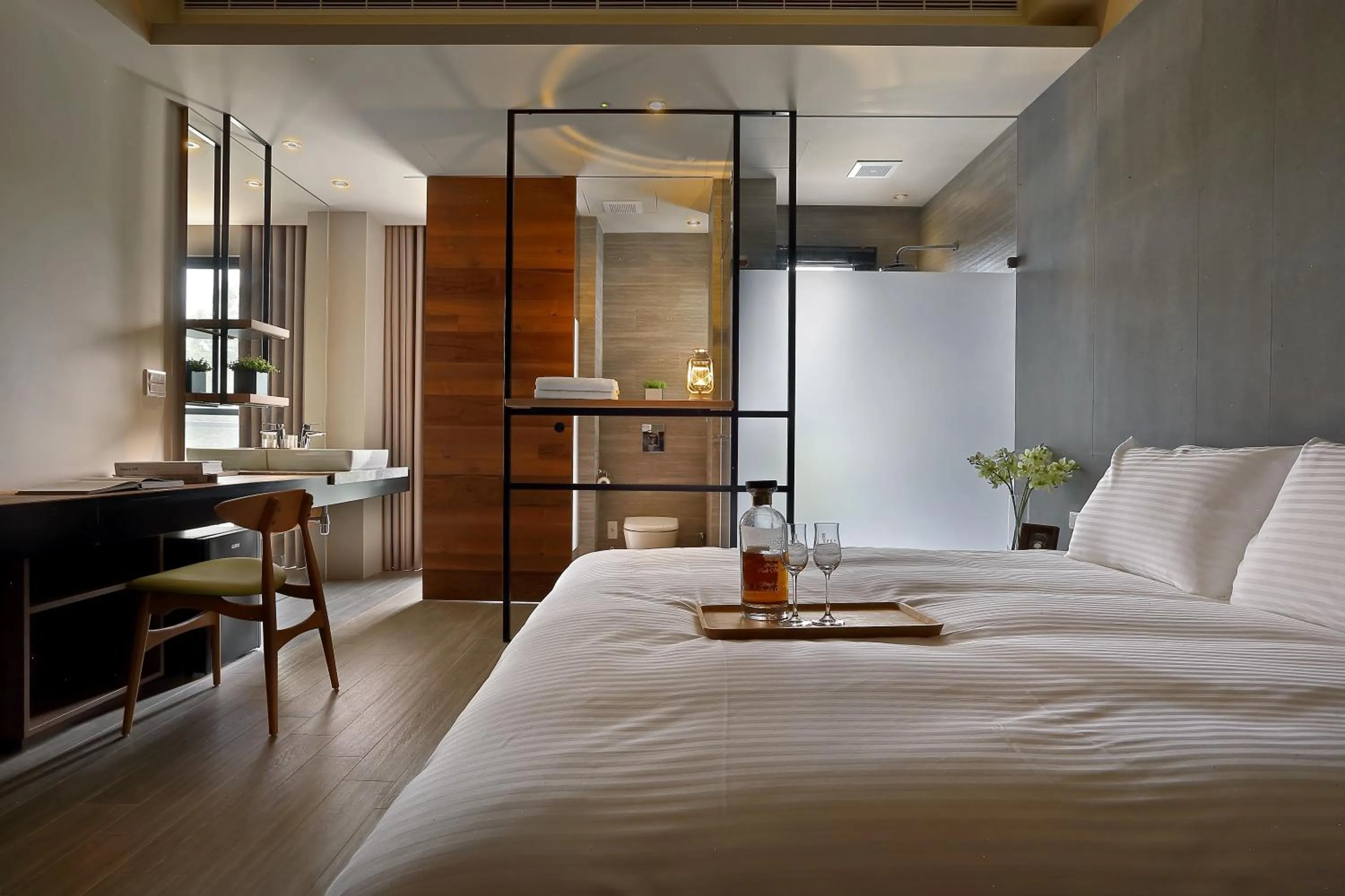 Bed in Sun Moon Lake Blue Sky Bay B&B