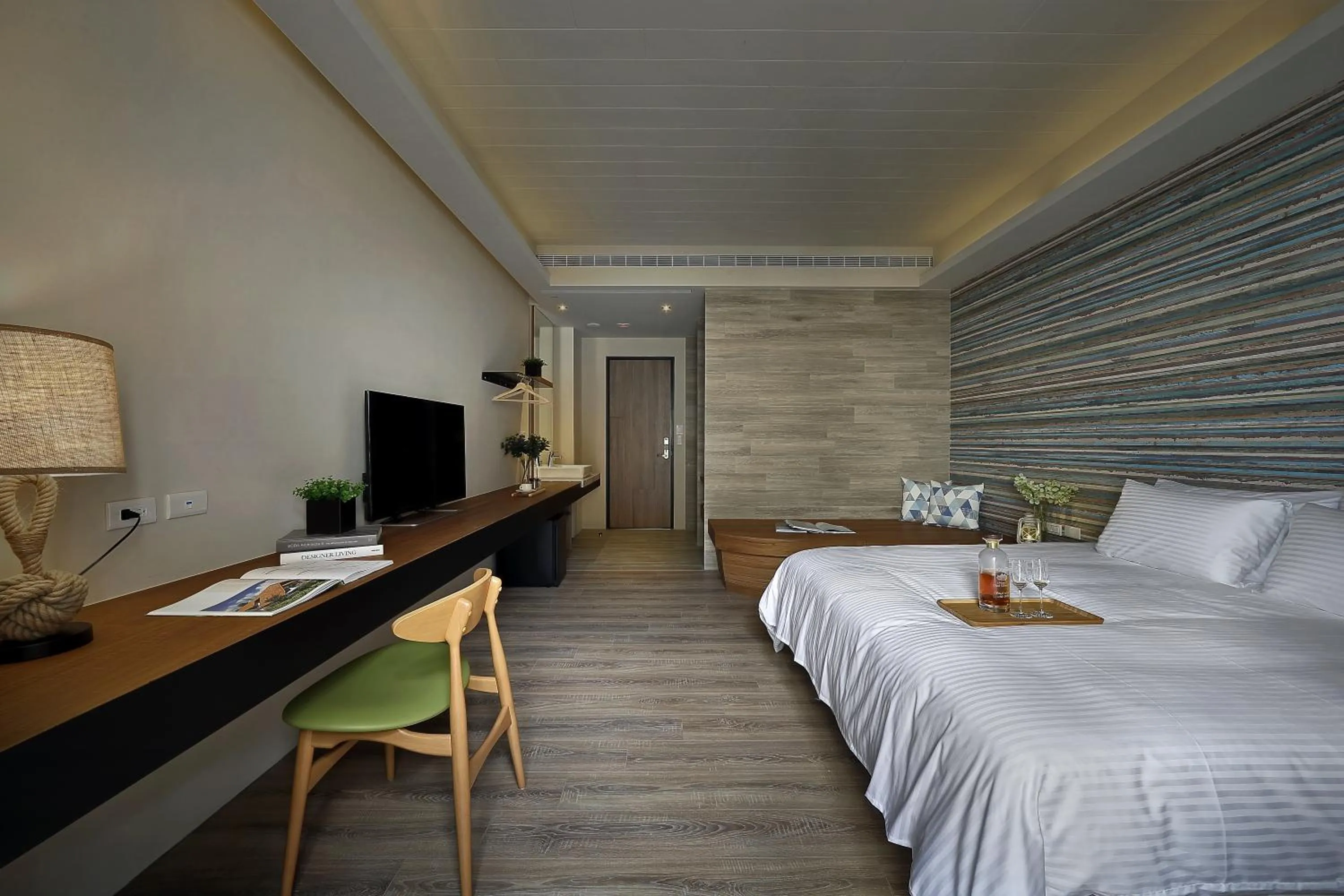 Bed in Sun Moon Lake Blue Sky Bay B&B