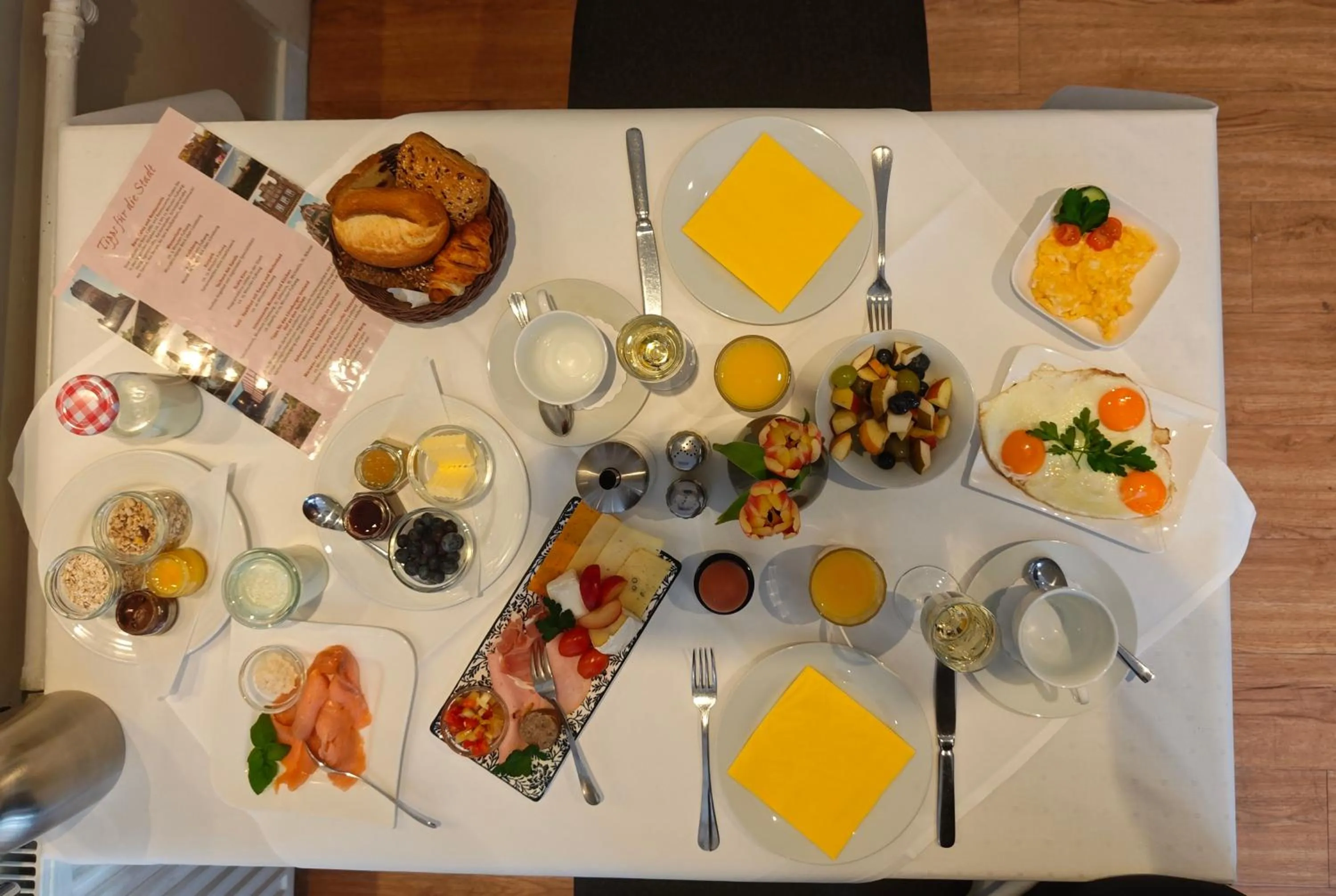 Breakfast in Hotel Zum Roten Tore