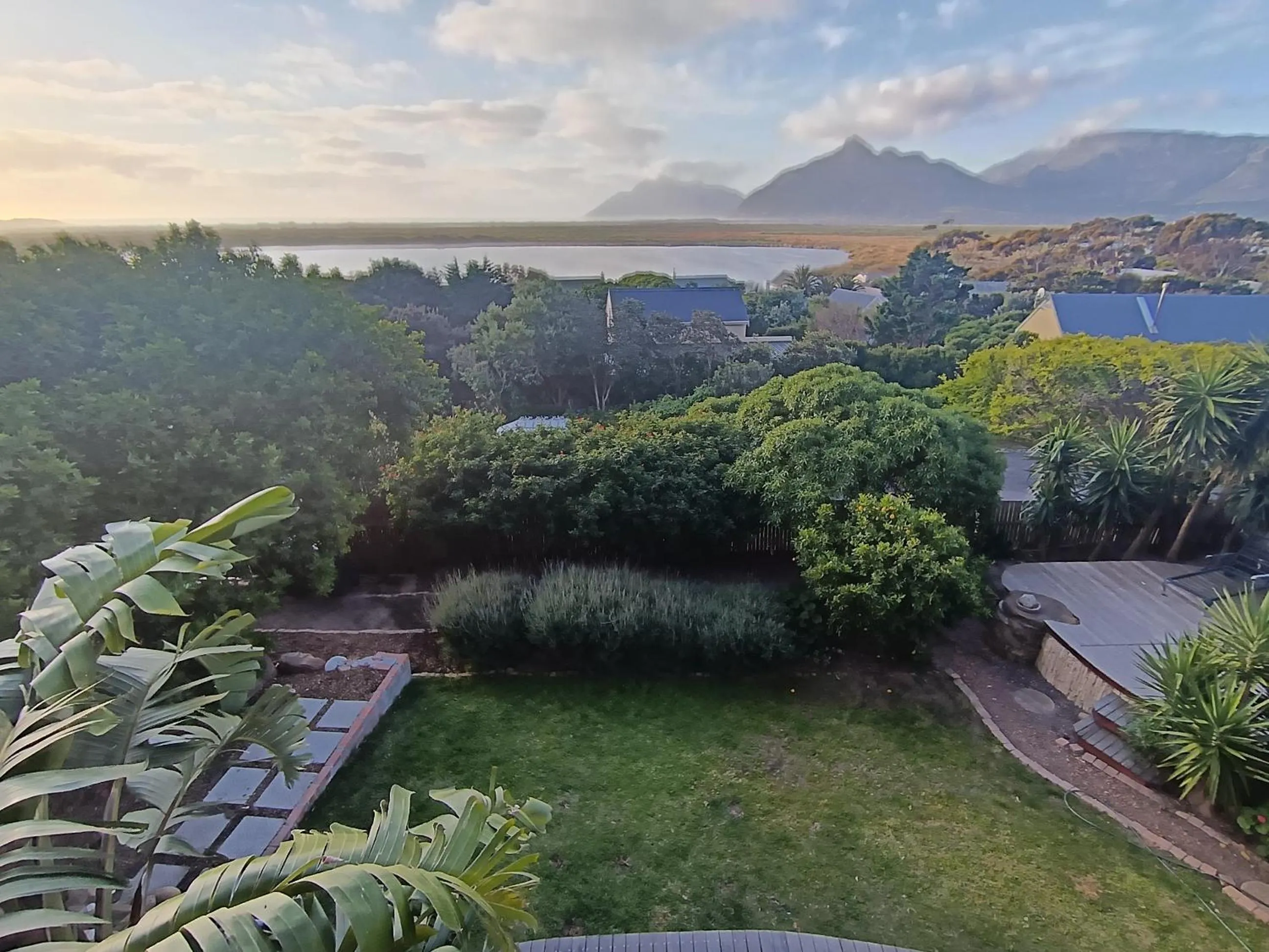 Lake view in Happy Homes - Imhoffs Gift