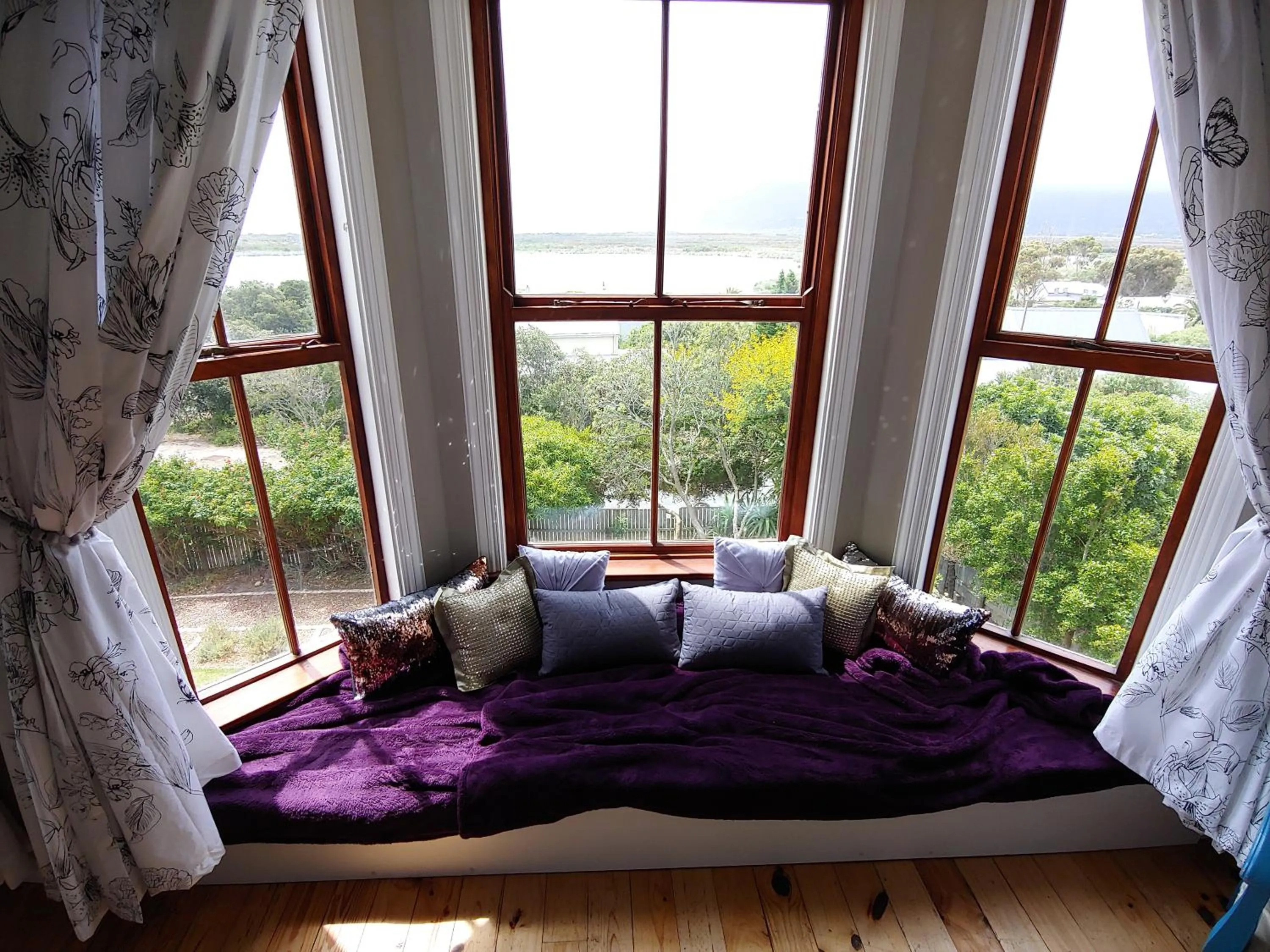 Garden view, Bed in Happy Homes - Imhoffs Gift