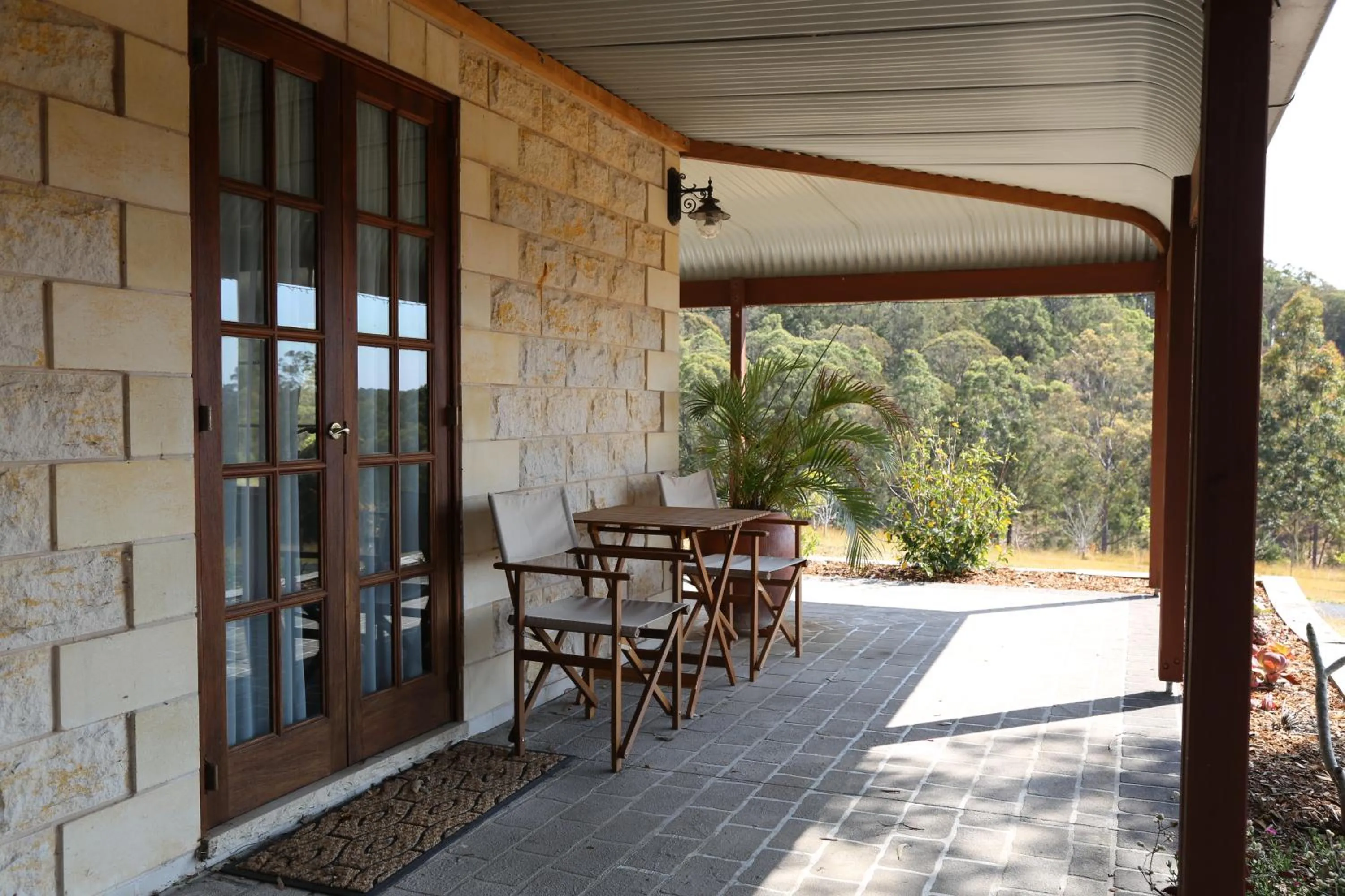 Patio in BellbirdHill Bed & Breakfast
