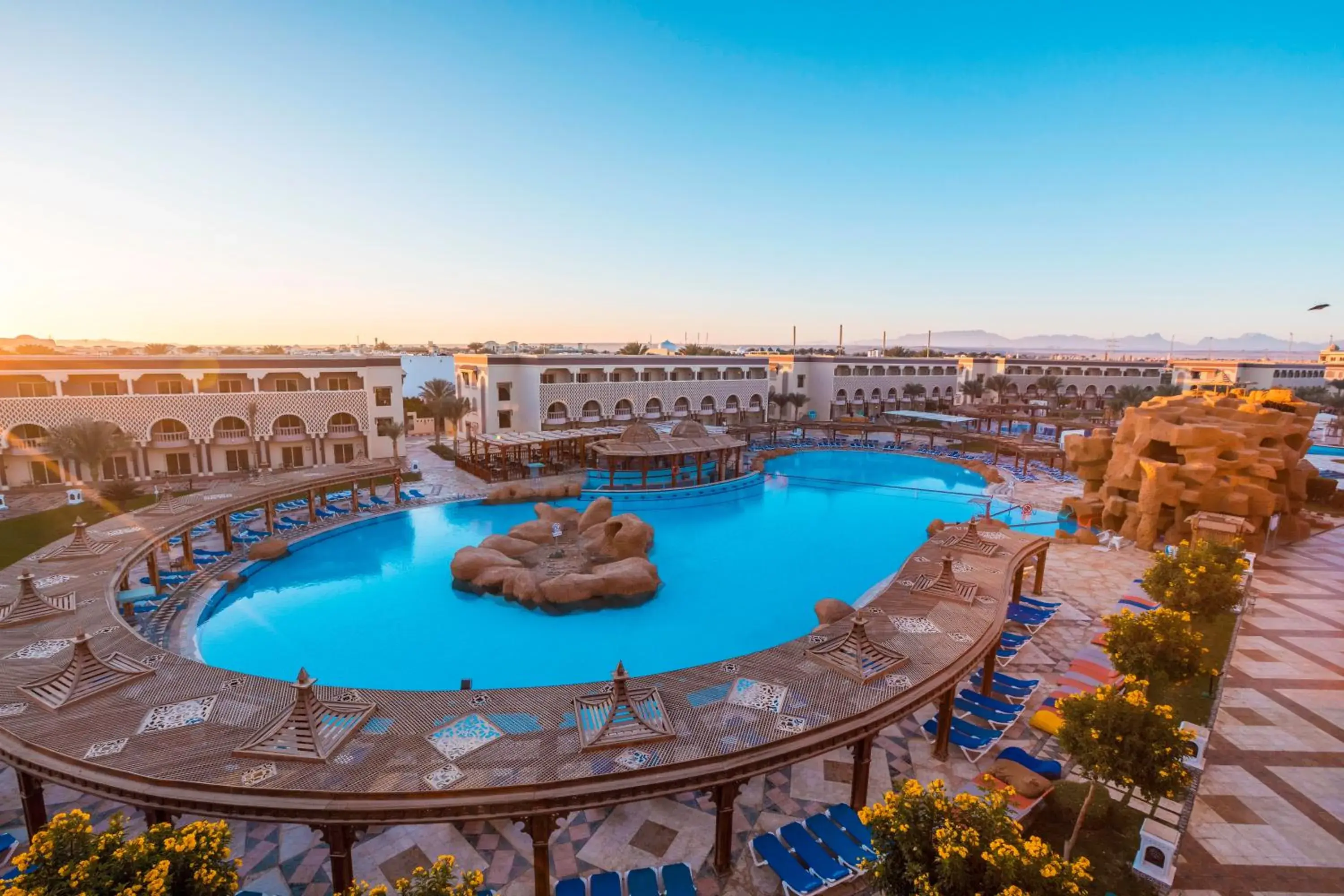 Pool view in Sunrise Mamlouk Palace Resort Pool view in Sunrise Mamlouk Palace Resort