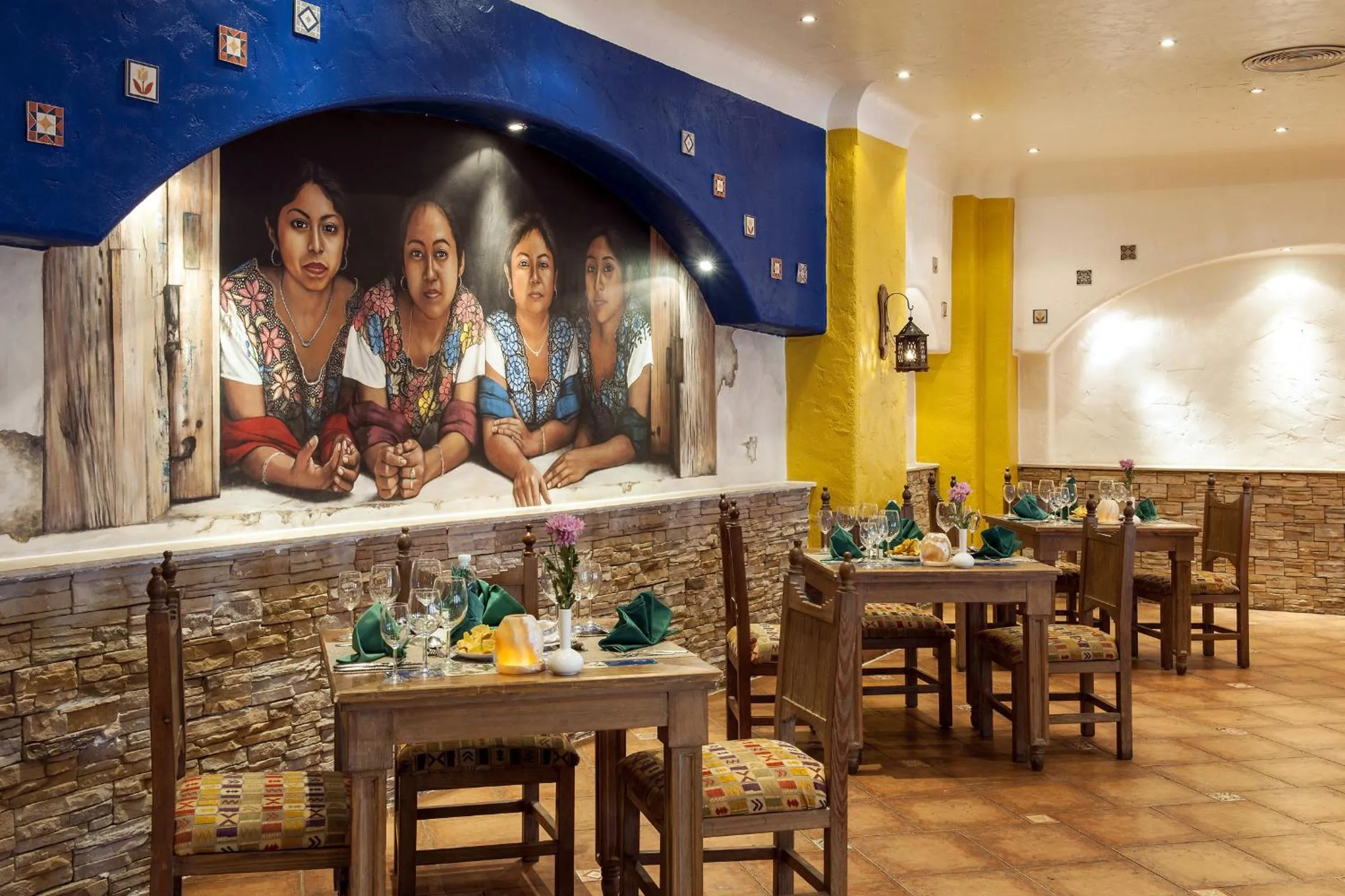 Restaurant/places to eat in Sunrise Mamlouk Palace Resort