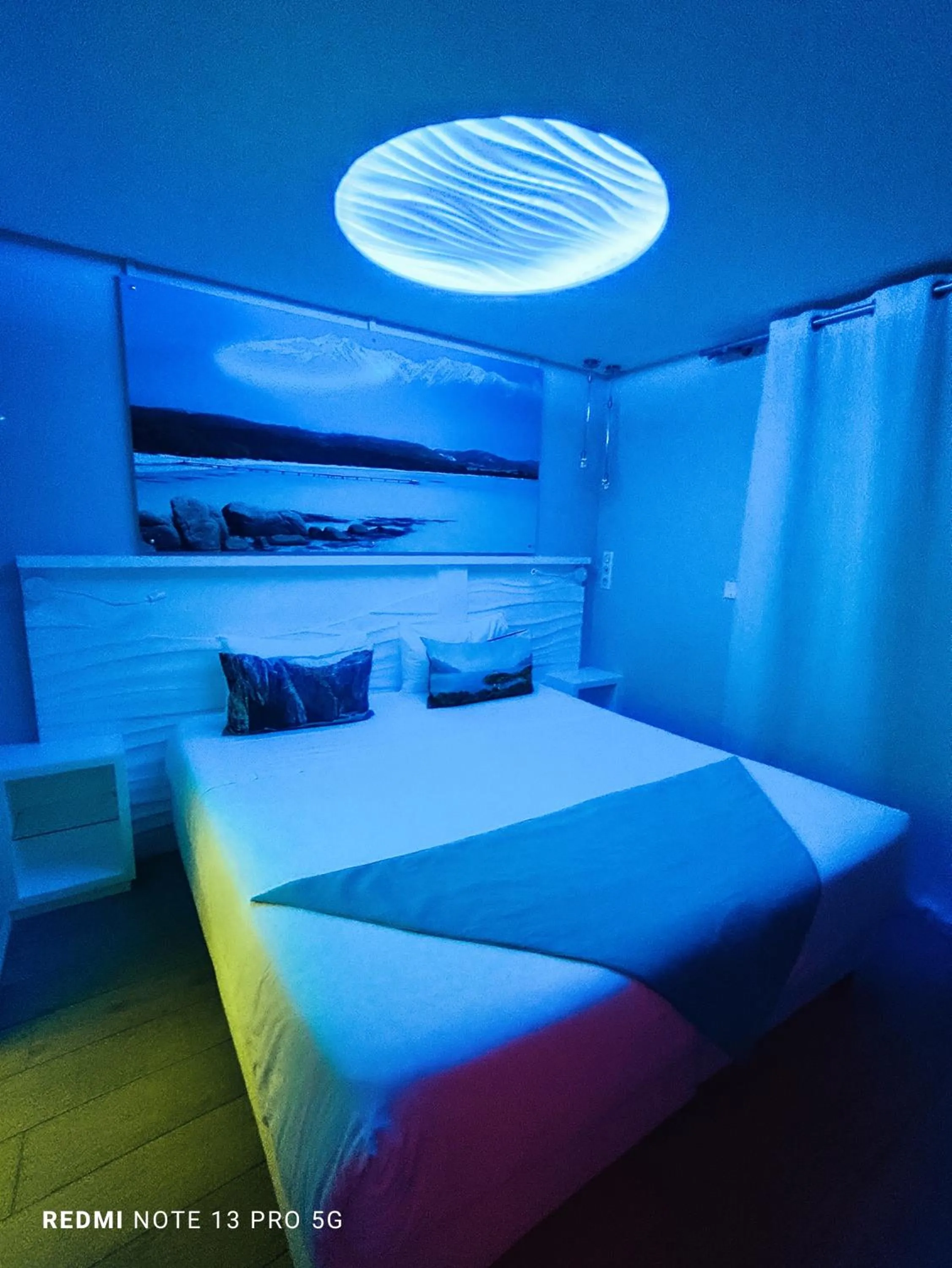 Bedroom, Bed in Hôtel Le Claridge