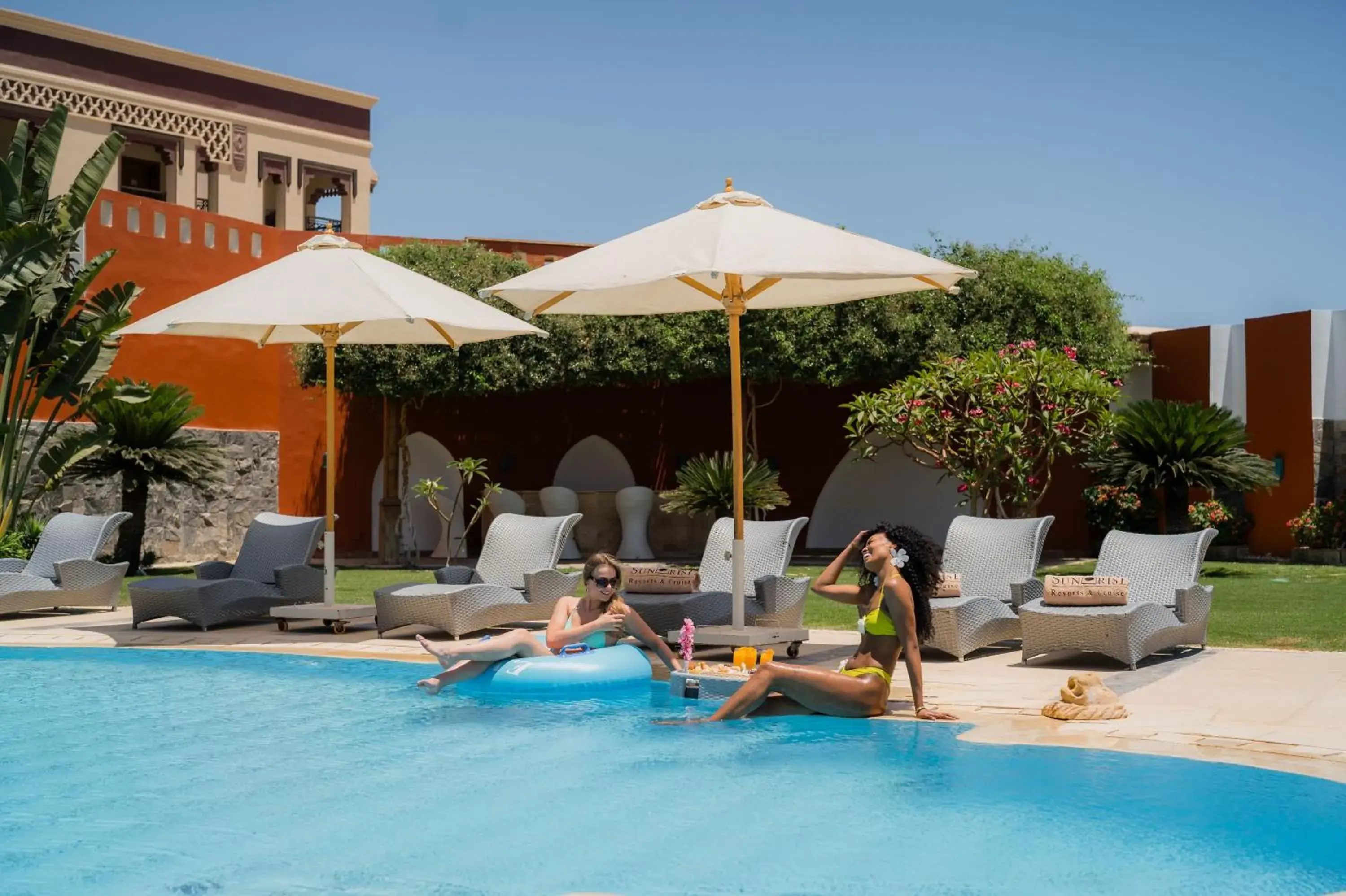 Swimming pool in Sunrise Garden Beach Resort Swimming pool in Sunrise Garden Beach Resort