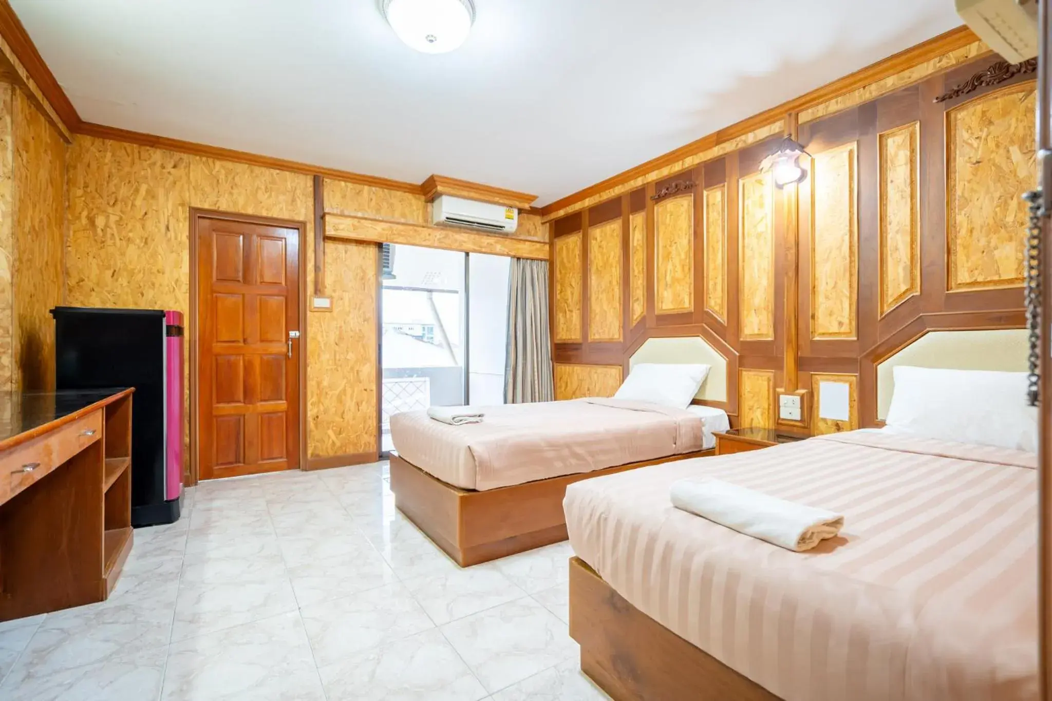 Bed in Chatsuree Mansion Bed in Chatsuree Mansion