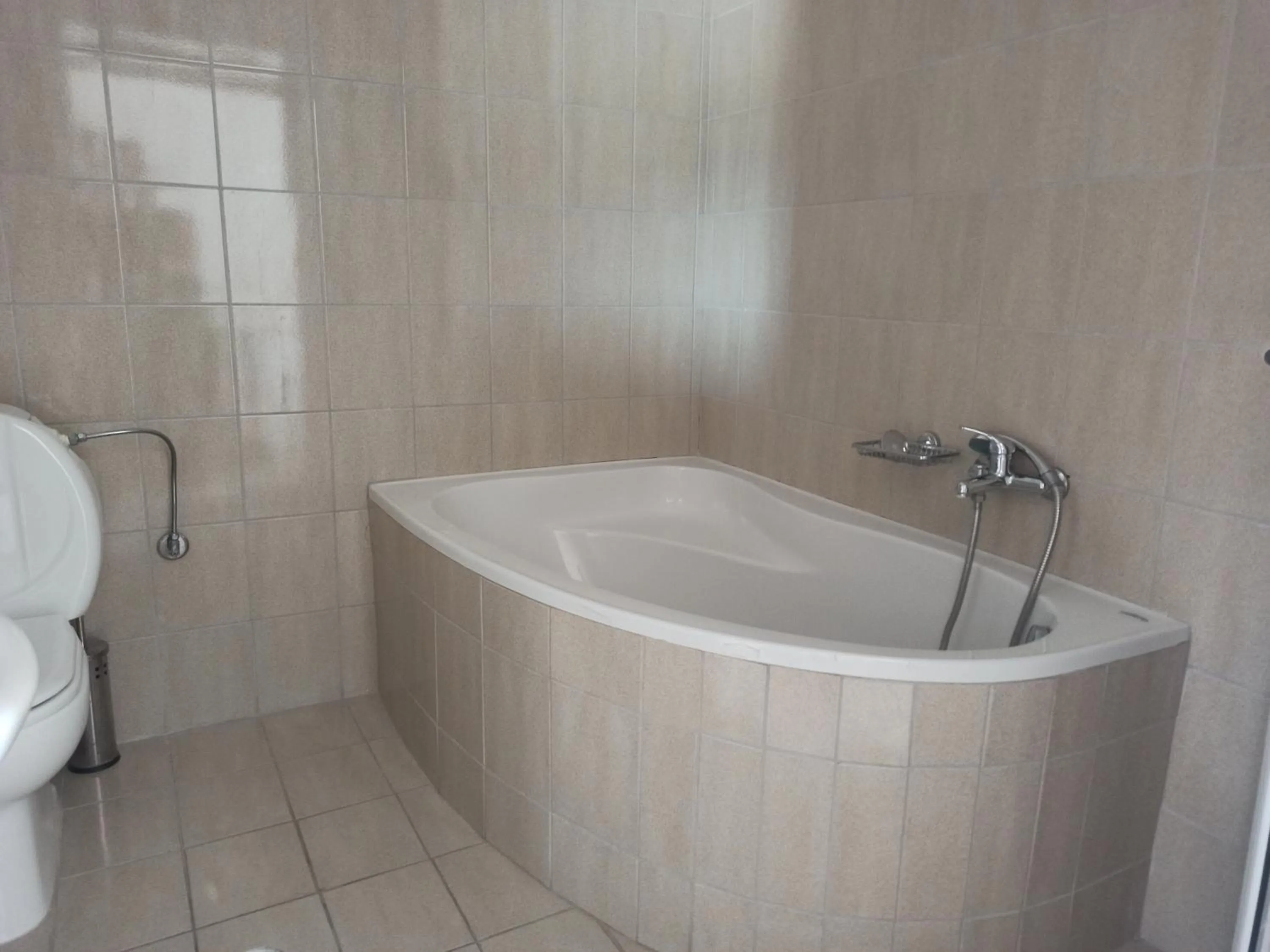 Bathroom in Sotirakis Hotel