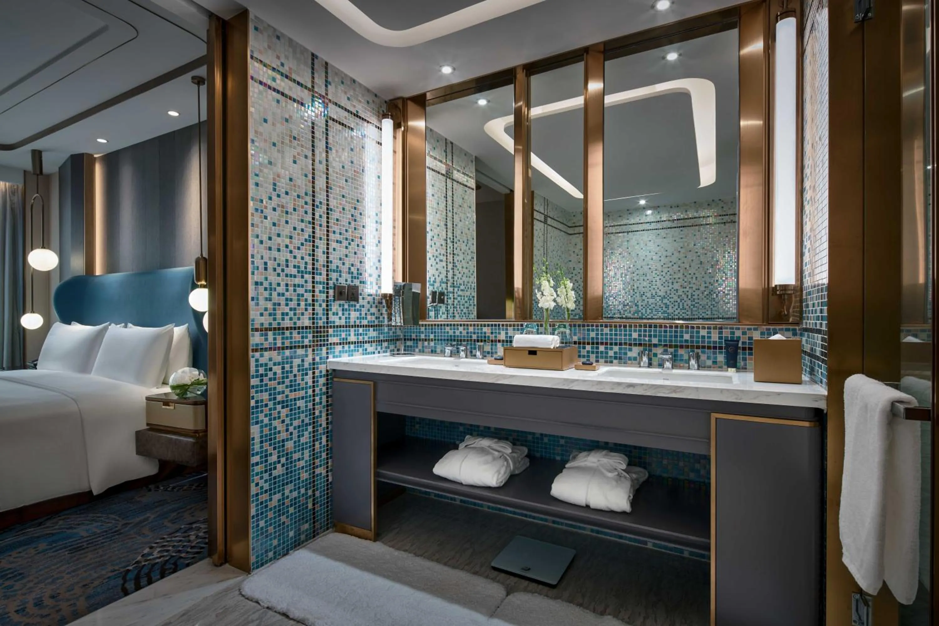 Hot Tub, Bed in Primus Hotel Shanghai Hongqiao