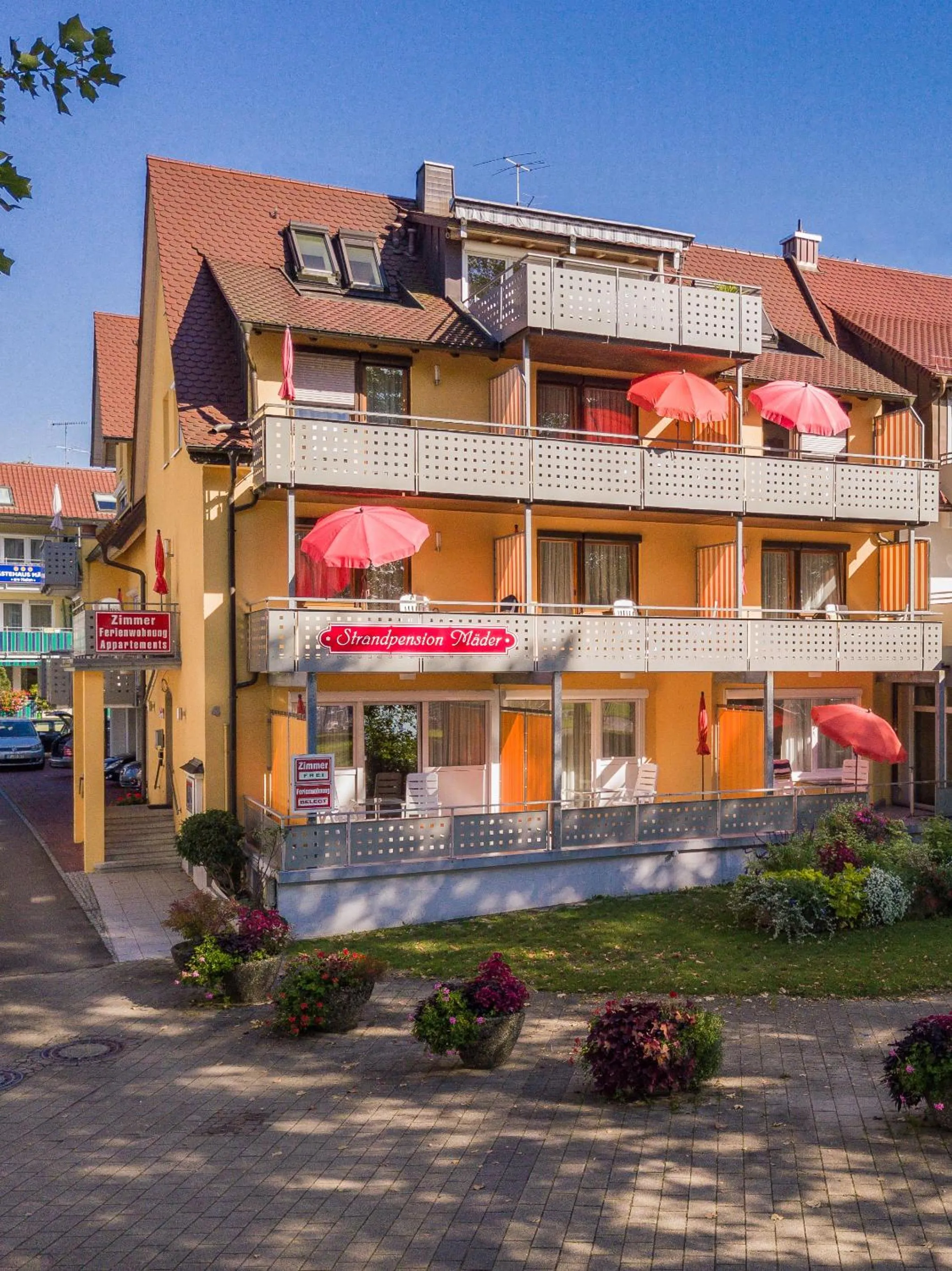 Property building in Strandpension Mäder