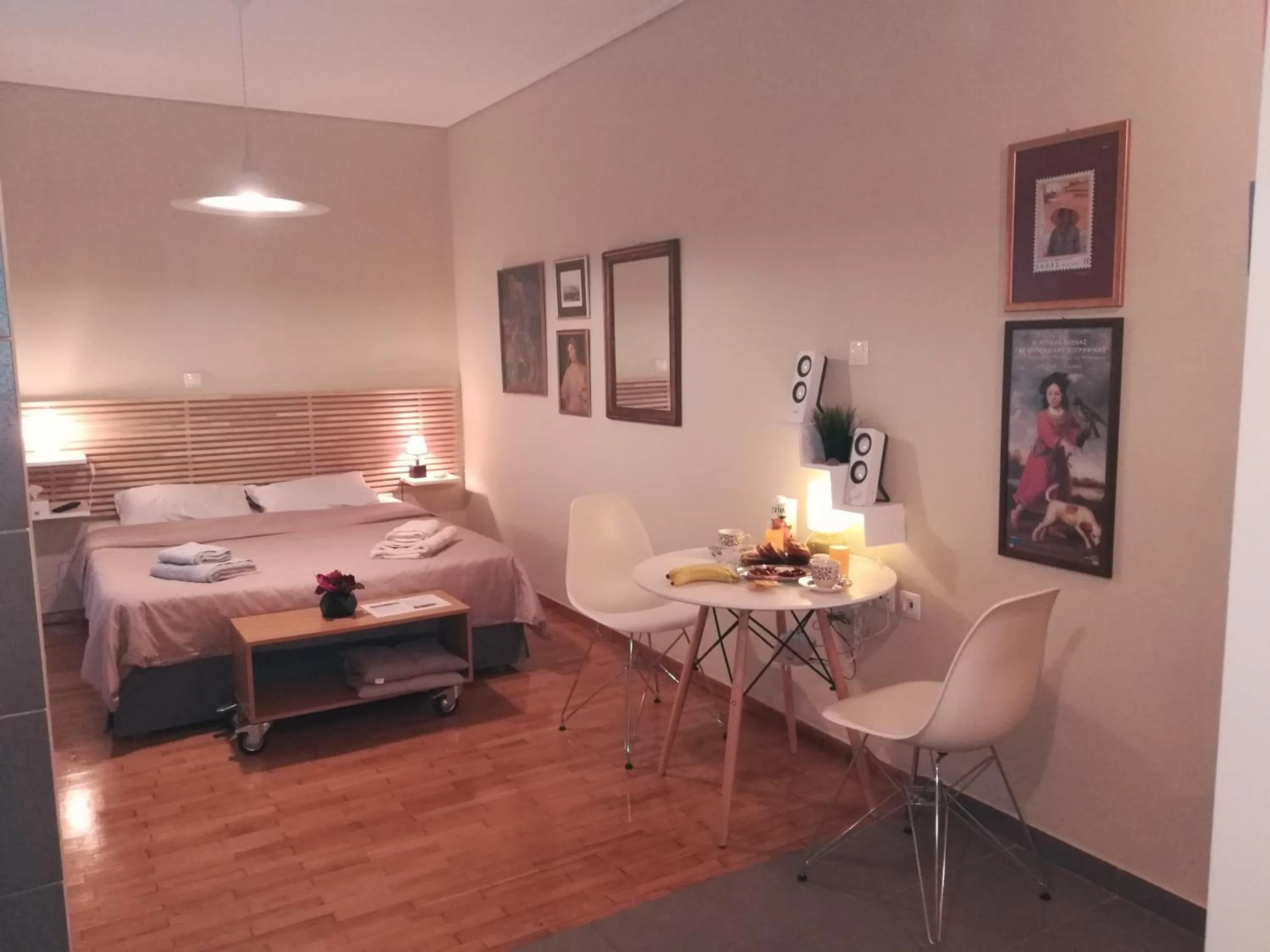 Koukaki ideal studio for 2