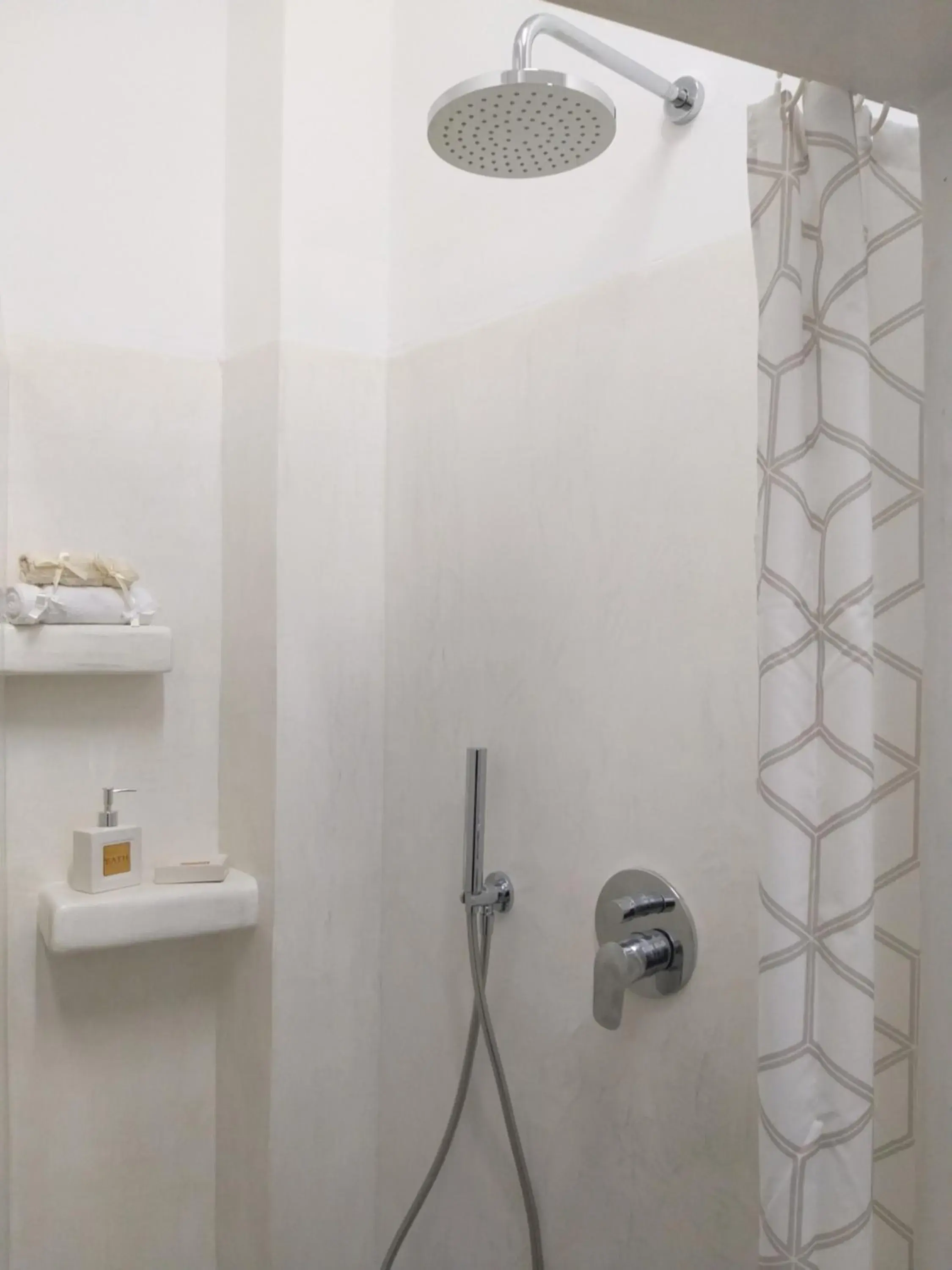 Bed in 10-Bed Female Dormitory Room with Private Bathroom in Youth hostel Anna Bed in 10-Bed Female Dormitory Room with Private Bathroom in Youth hostel Anna