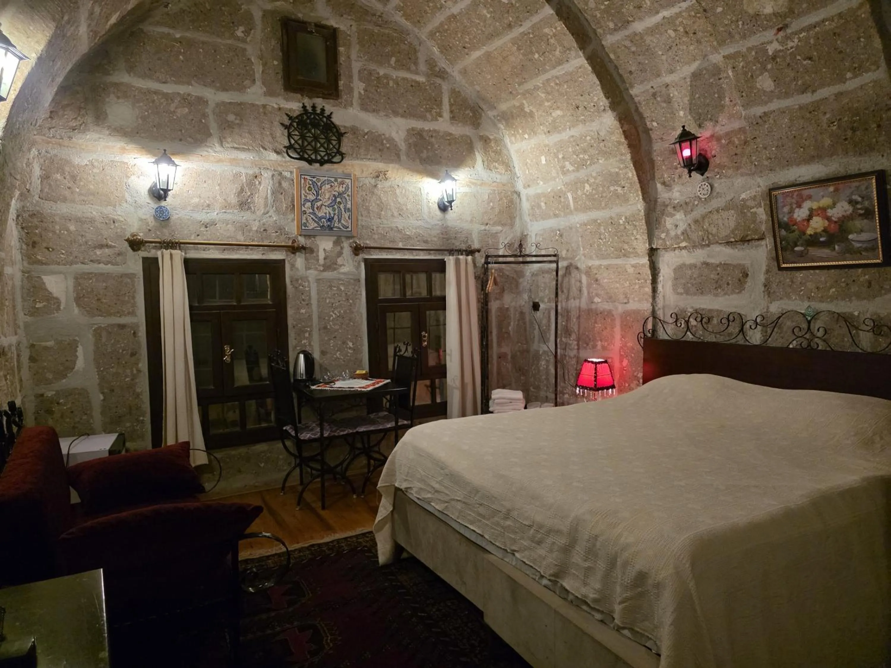 Photo of the whole room, Bed in Karamanli Konagi