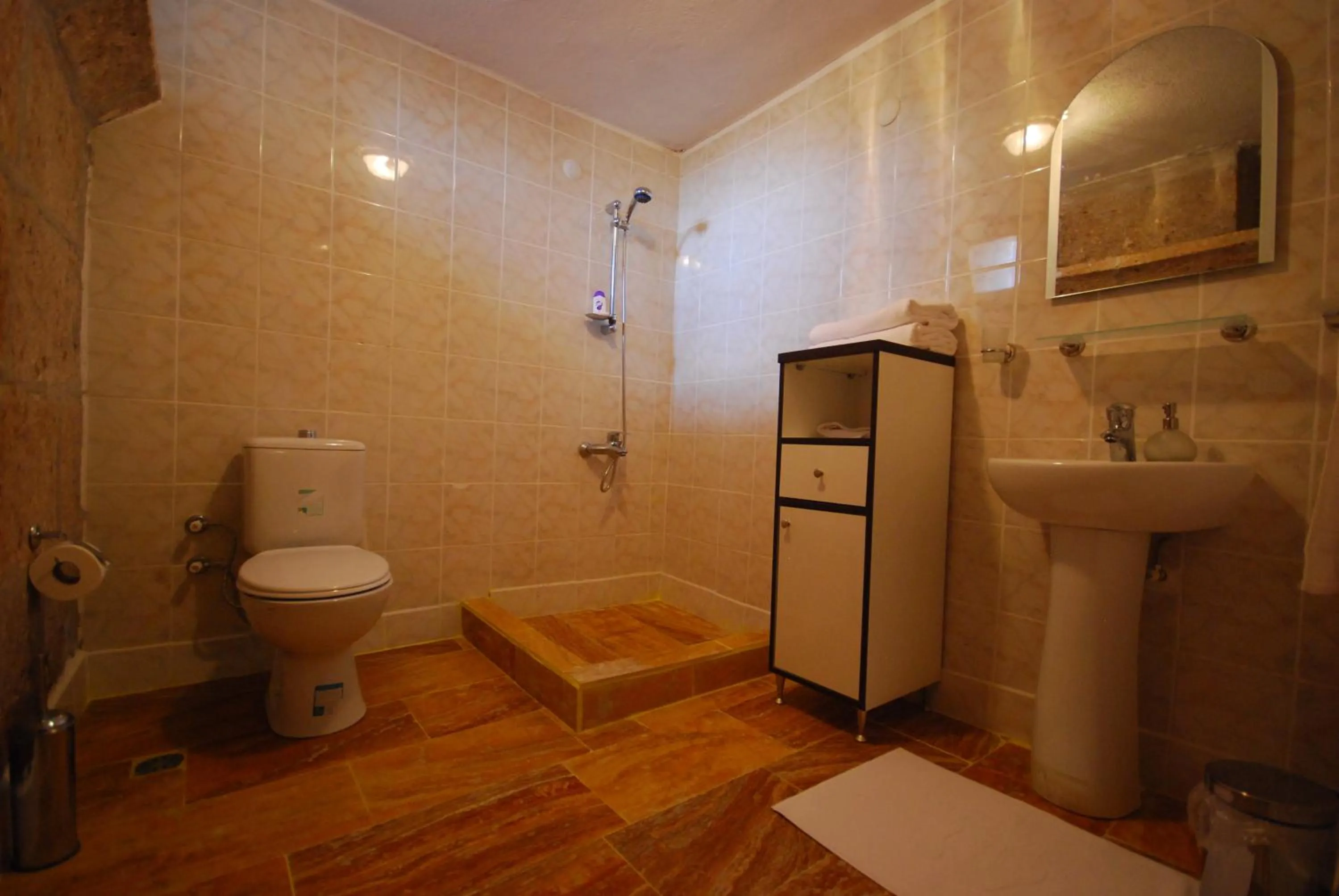 Bathroom in Karamanli Konagi