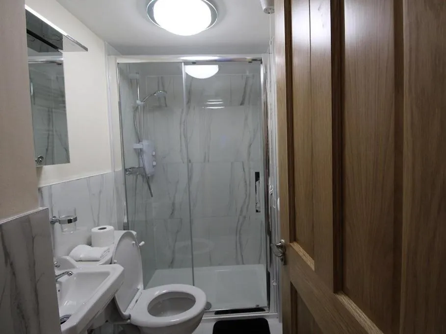 Shower in The Post House