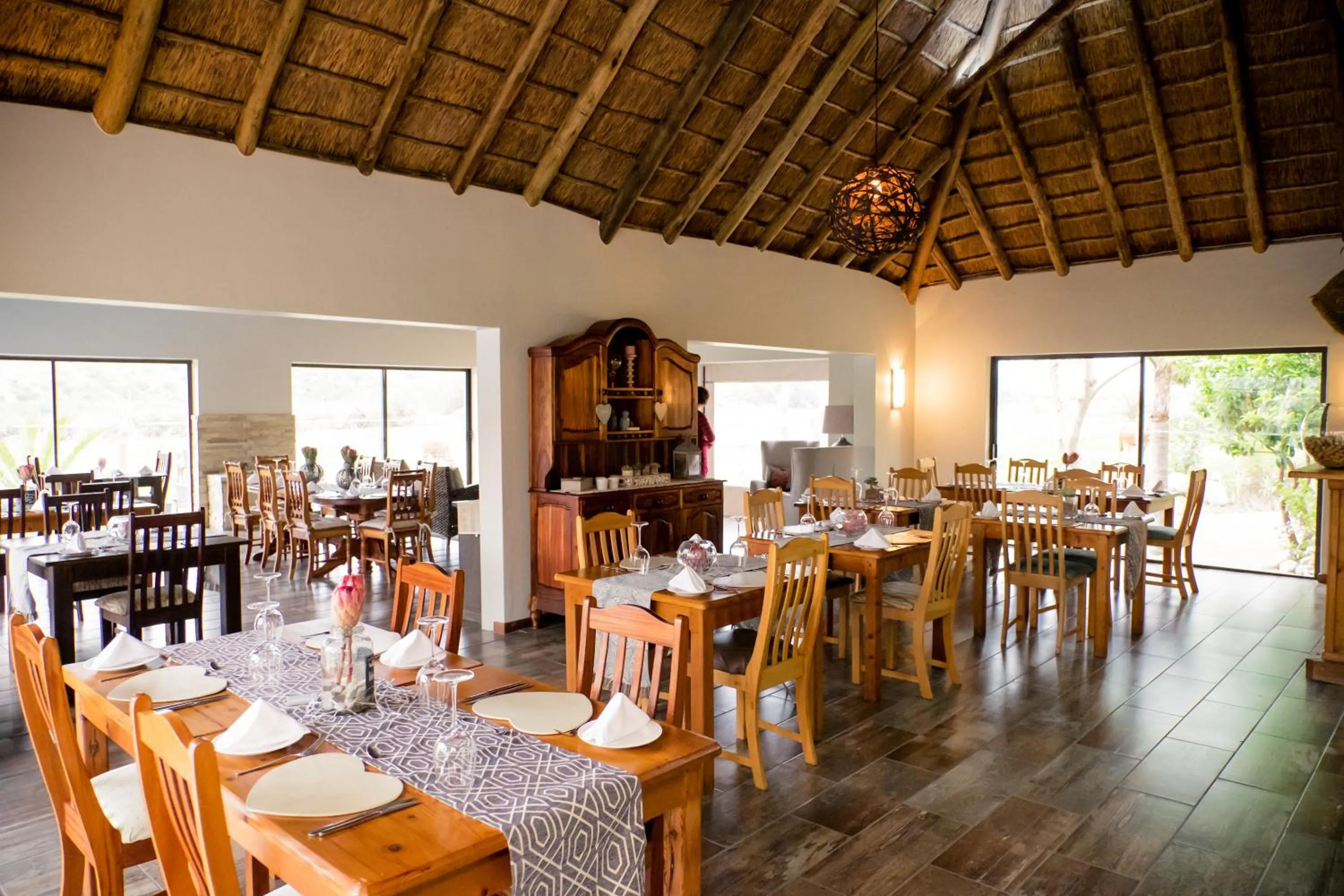 Communal lounge/ TV room in De Old Drift Guest Farm