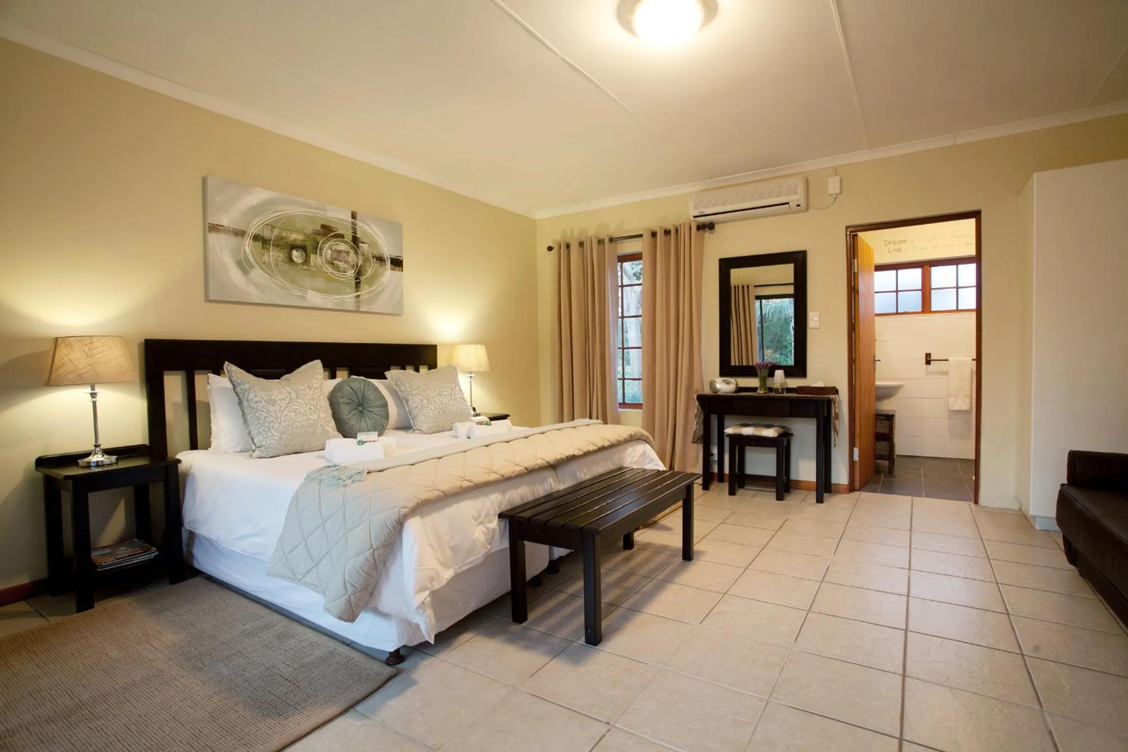 Photo of the whole room, Bed in De Old Drift Guest Farm