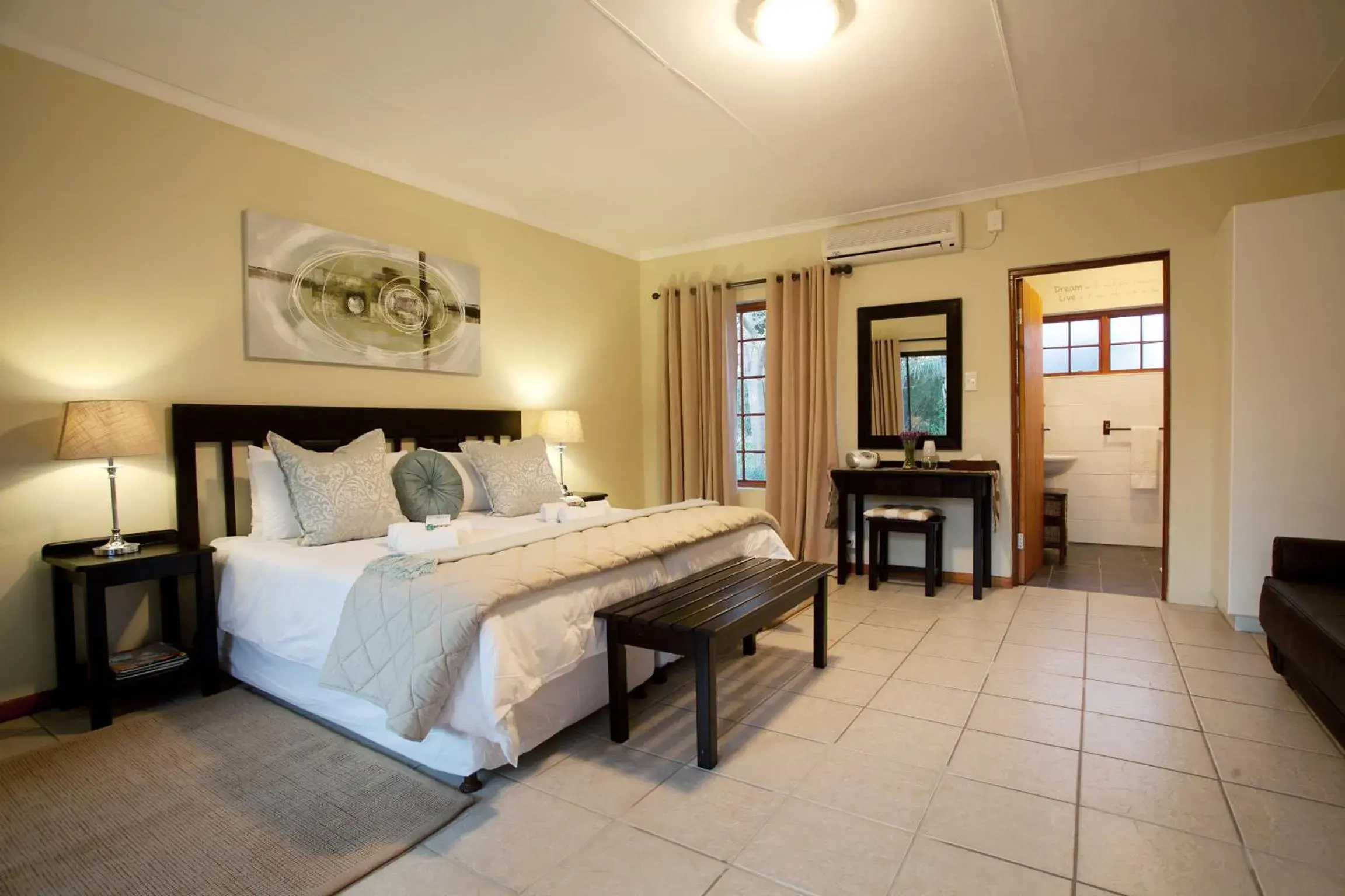 Standard Twin Room in De Old Drift Guest Farm Standard Twin Room in De Old Drift Guest Farm