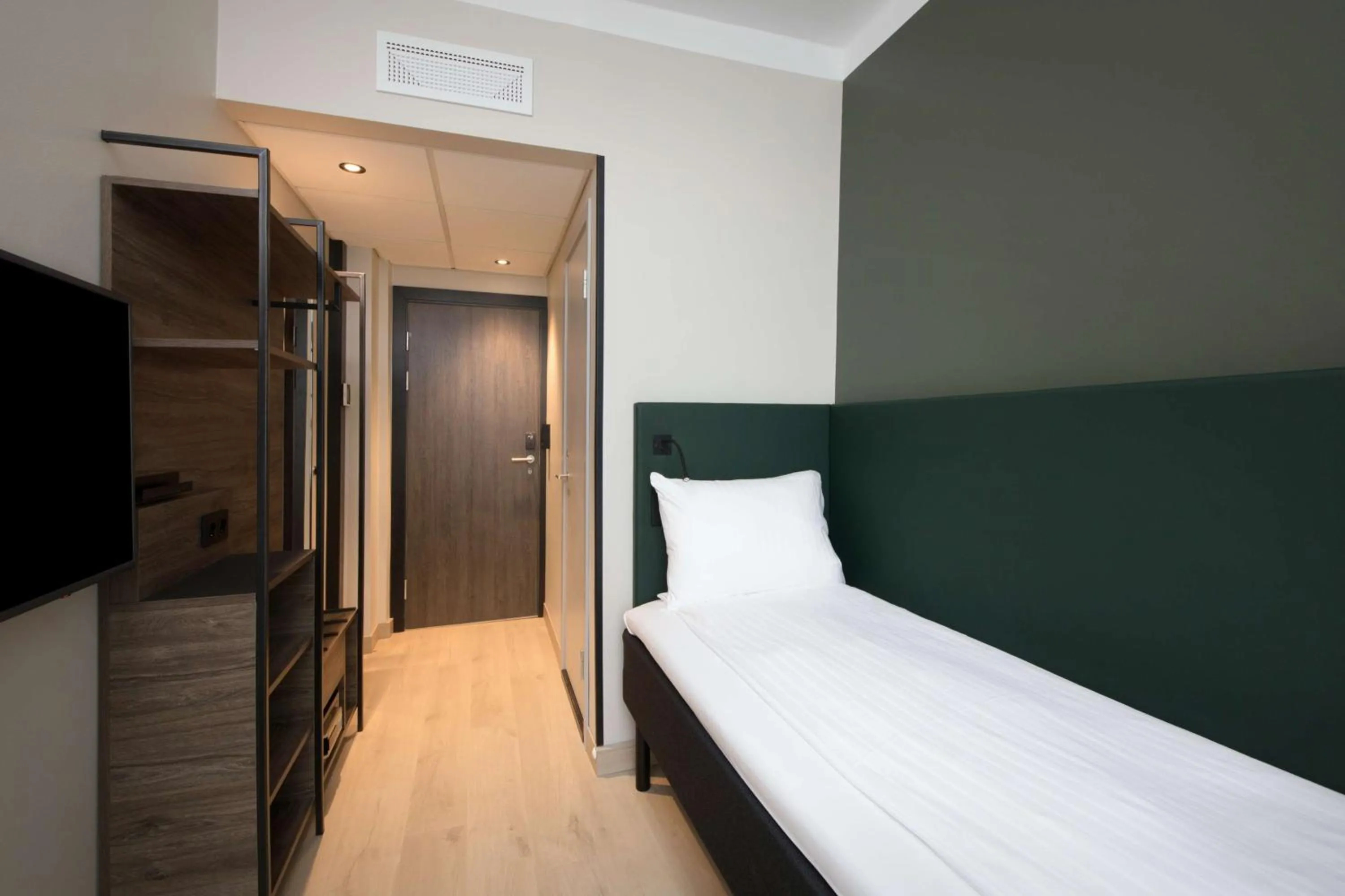 Bedroom, Bed in Scandic Torget Bergen