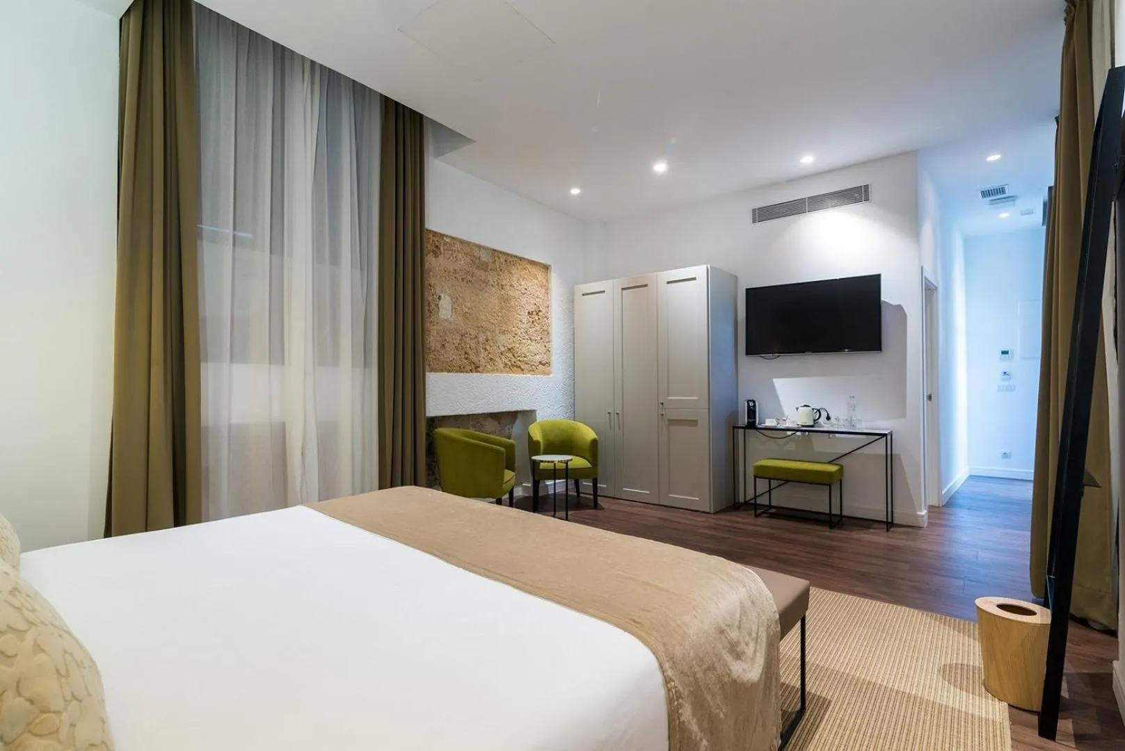 Bedroom, Bed in ICON Rosetó