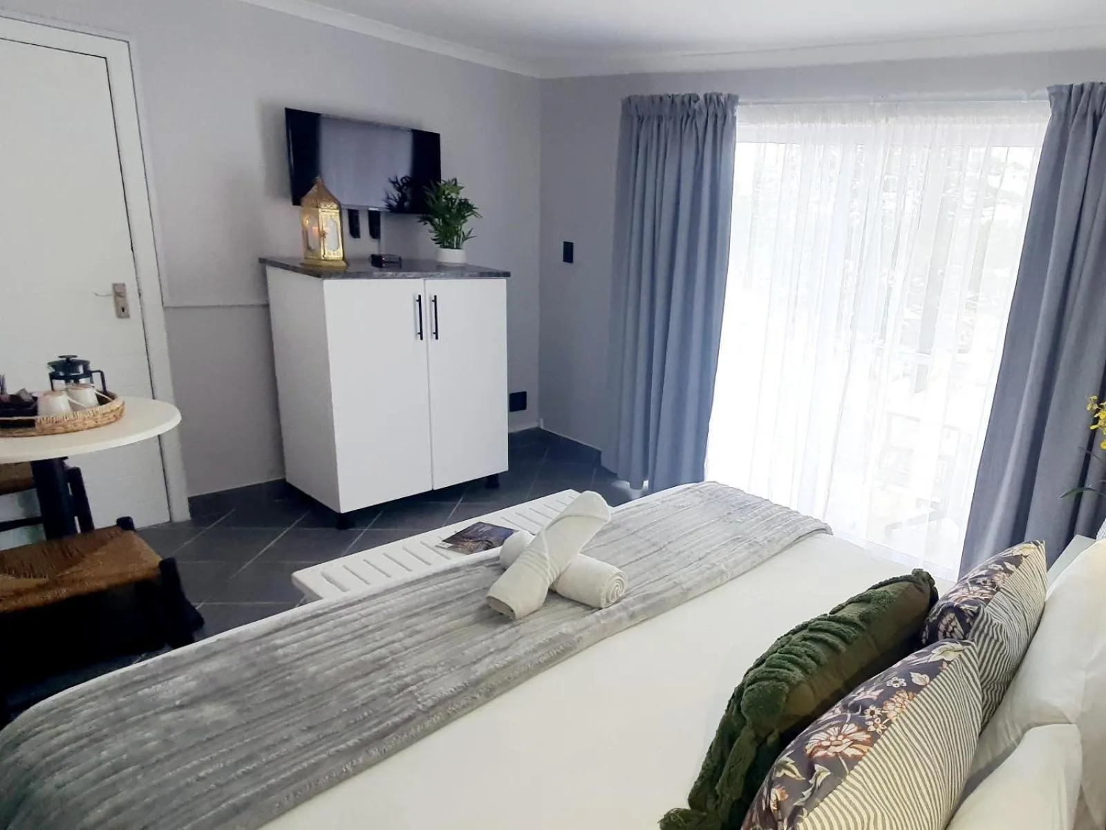 TV and multimedia, Bed in Point Village Hotel and Self Catering