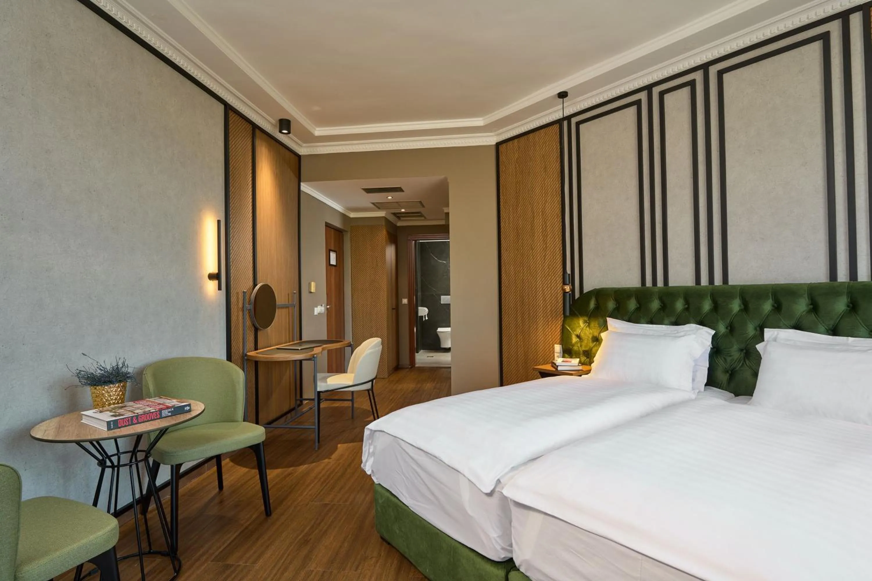 Bed in Royal Hotel Thessaloniki