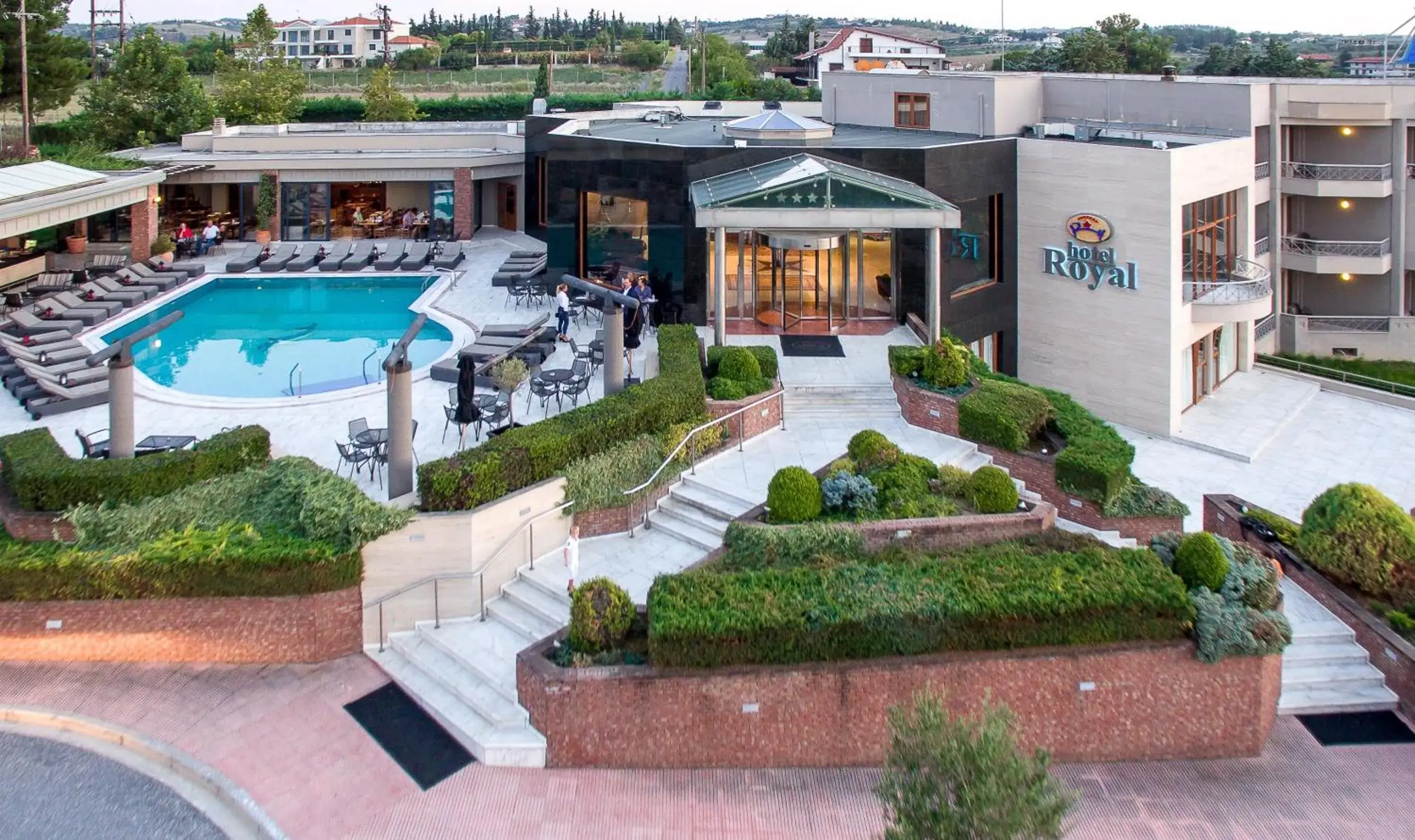 Facade/entrance in Royal Hotel Thessaloniki Facade/entrance in Royal Hotel Thessaloniki