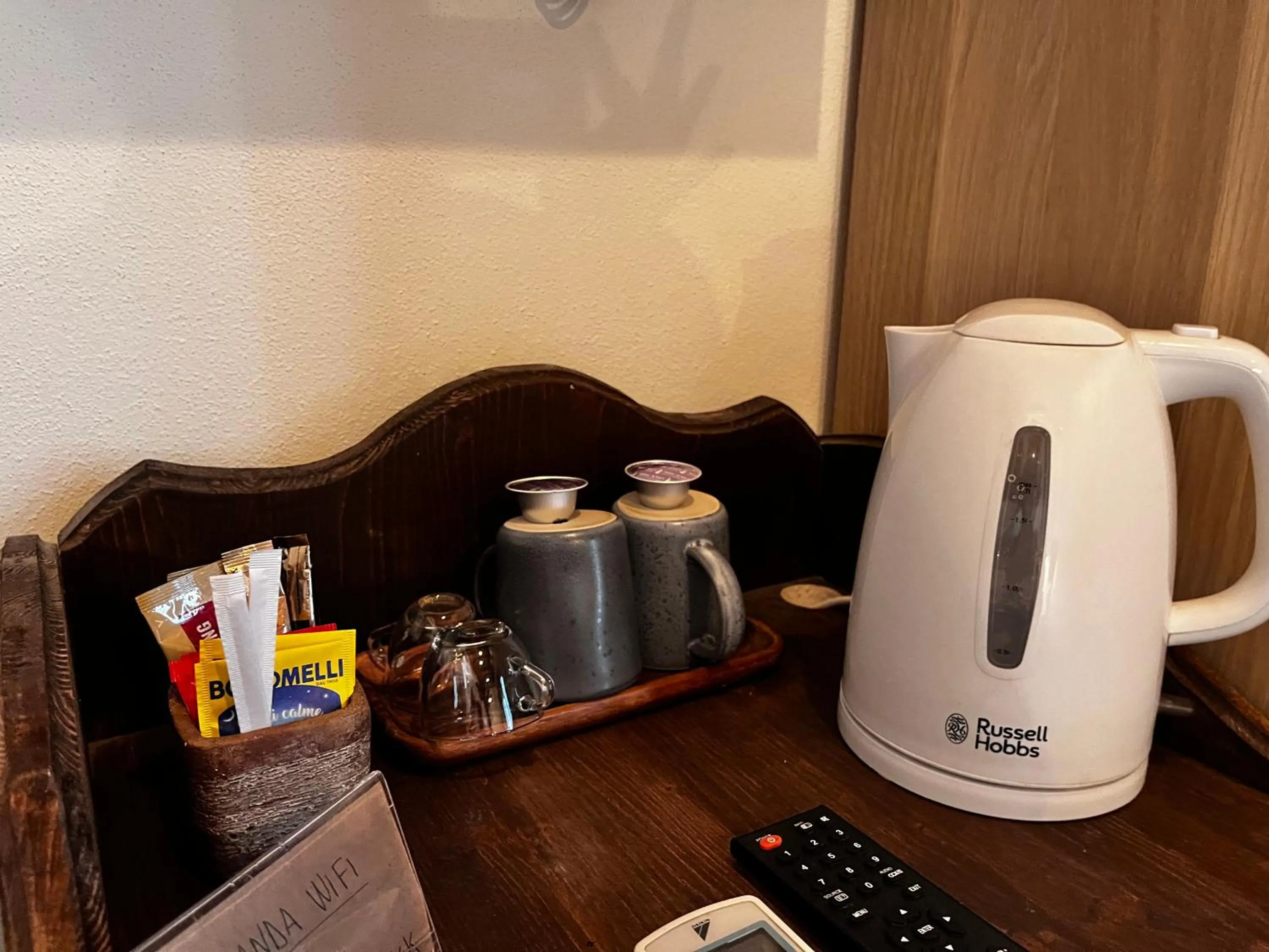 Coffee/tea facilities in La Taverna del Metallo Rooms