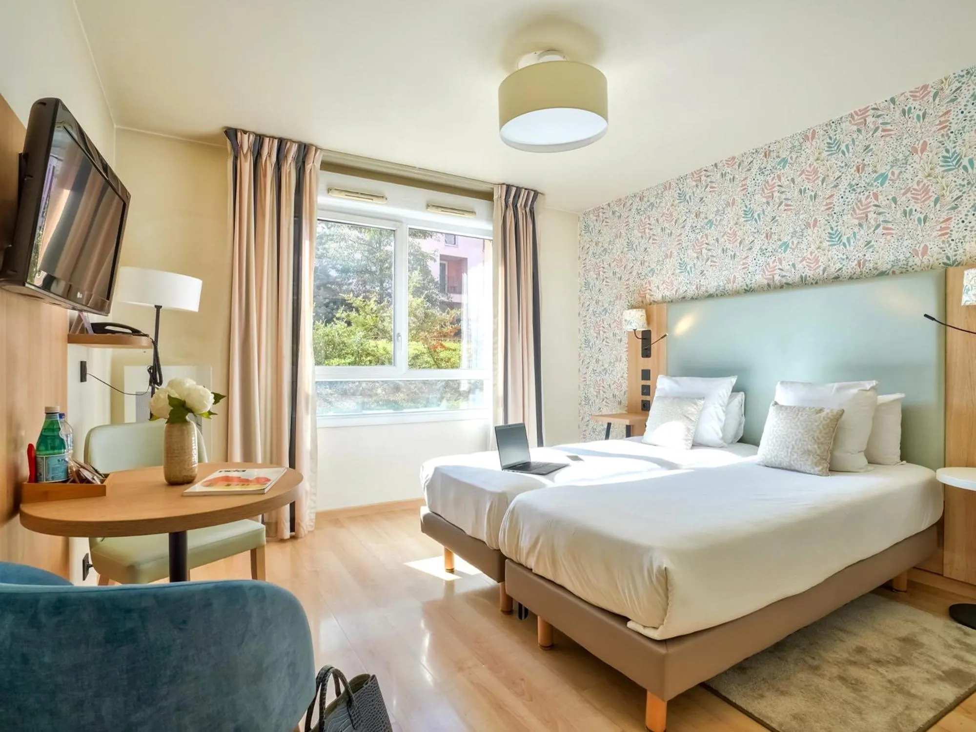 Bedroom, Bed in Séjours & Affaires Paris-Vitry