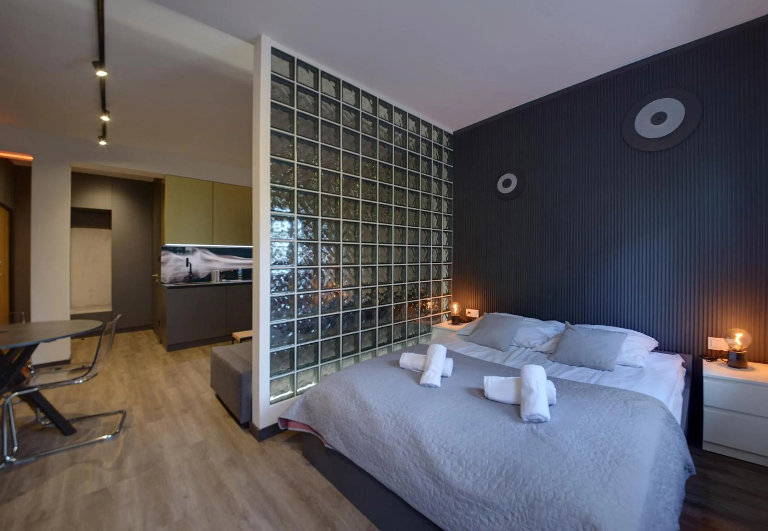 Bed in Q Apartamenty