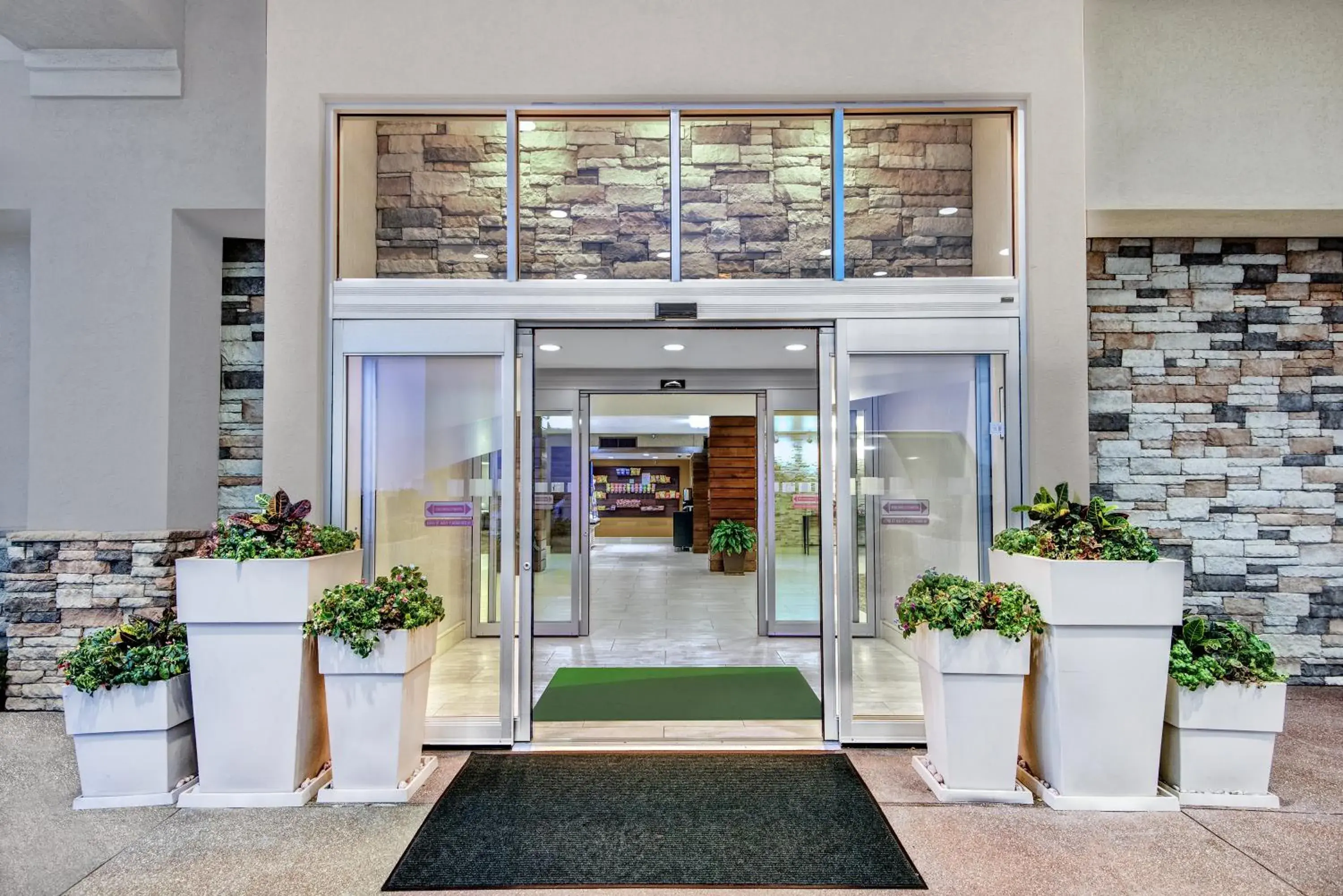 Property building in Holiday Inn Hotel Dallas DFW Airport West, an IHG Hotel Property building in Holiday Inn Hotel Dallas DFW Airport West, an IHG Hotel